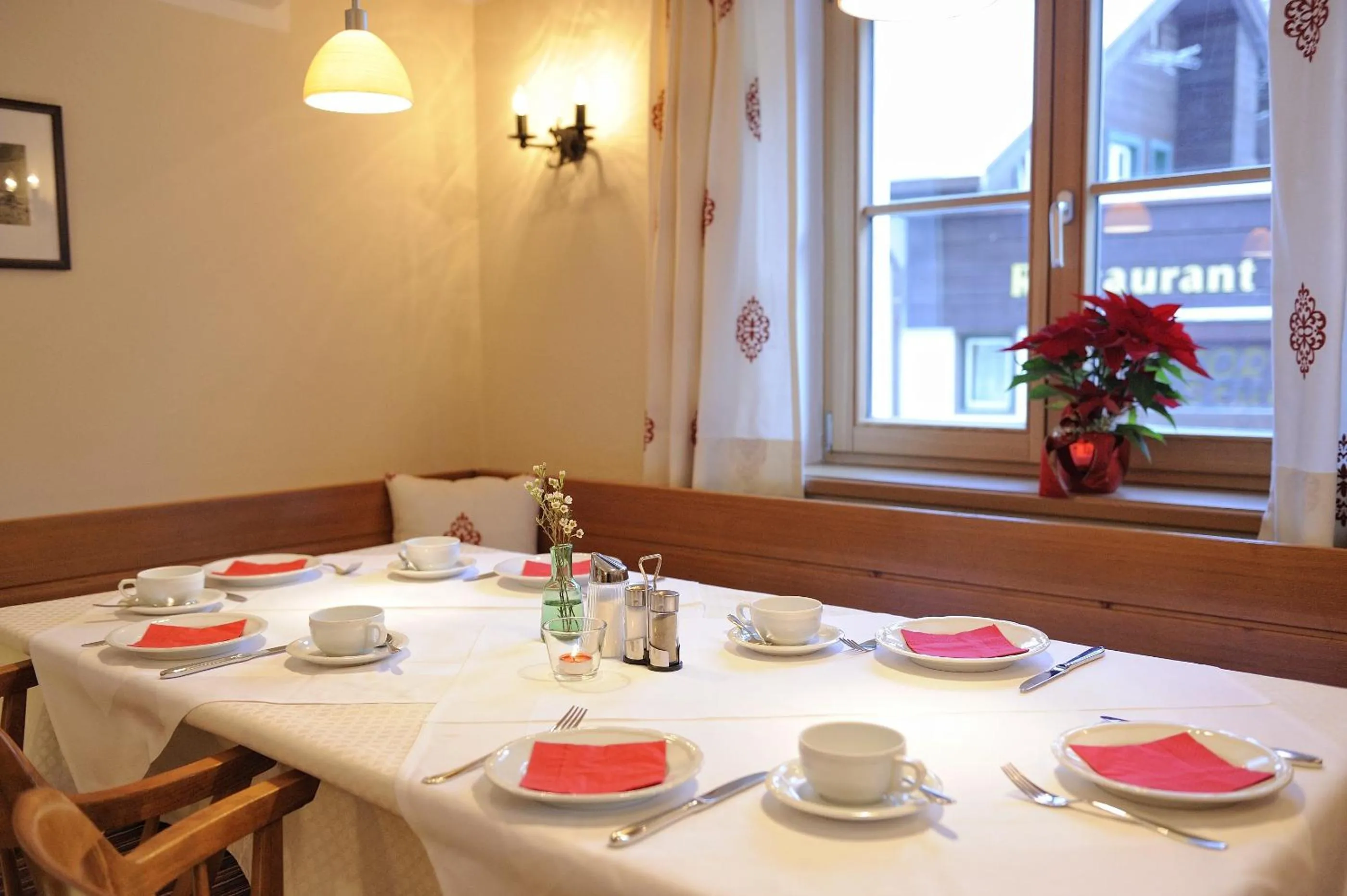 Restaurant/places to eat in Hotel Garni Albona