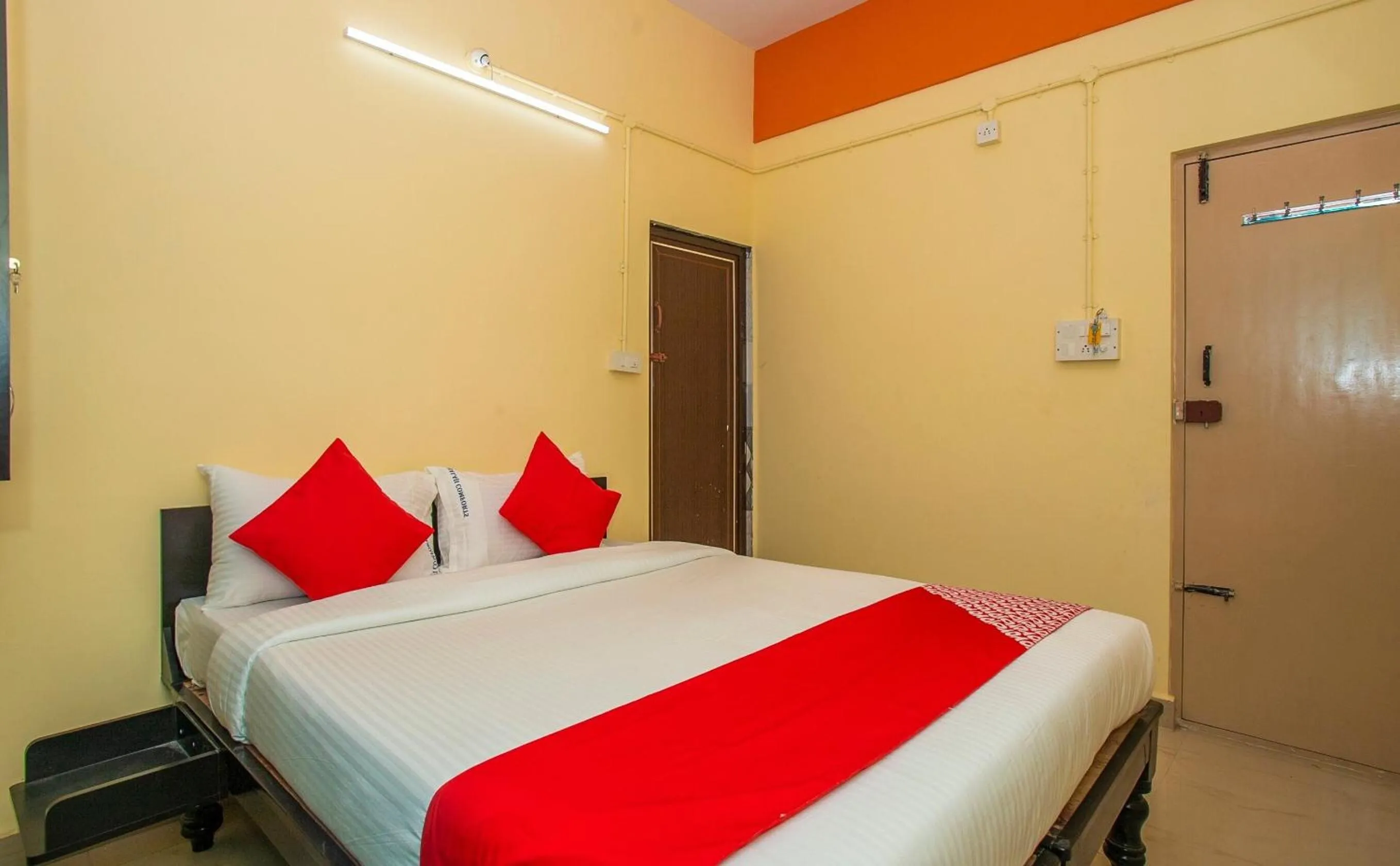 Bedroom, Bed in Hotel O Sri Hari Premium Comforts Near Sandhya Digital K Theatre