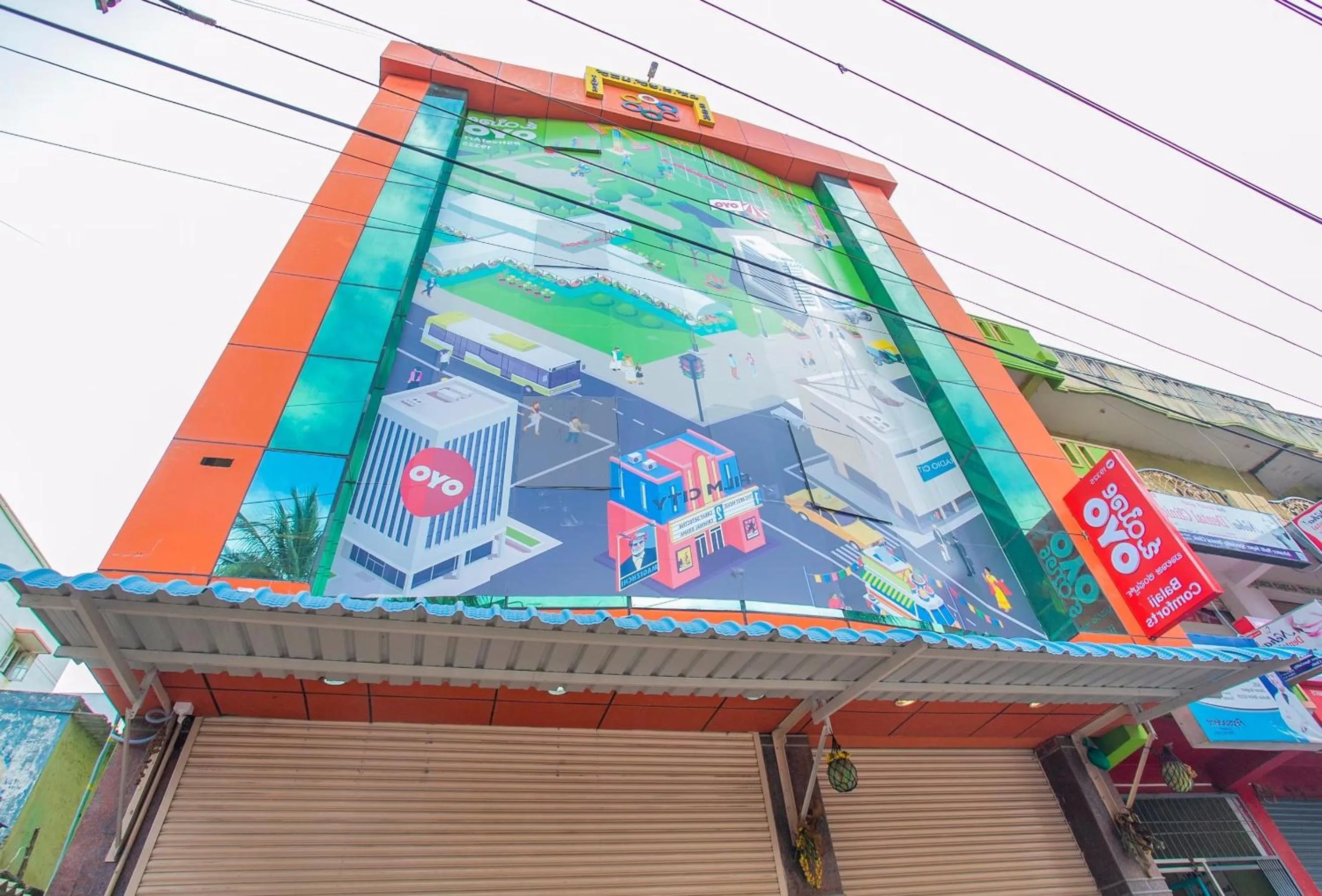 Facade/entrance in Hotel O Sri Hari Premium Comforts Near Sandhya Digital K Theatre