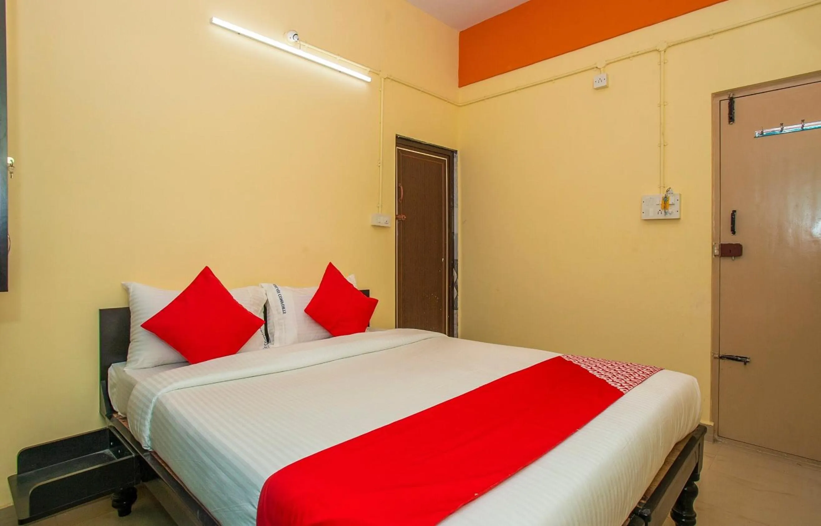 Bedroom, Bed in Hotel O Sri Hari Premium Comforts Near Sandhya Digital K Theatre