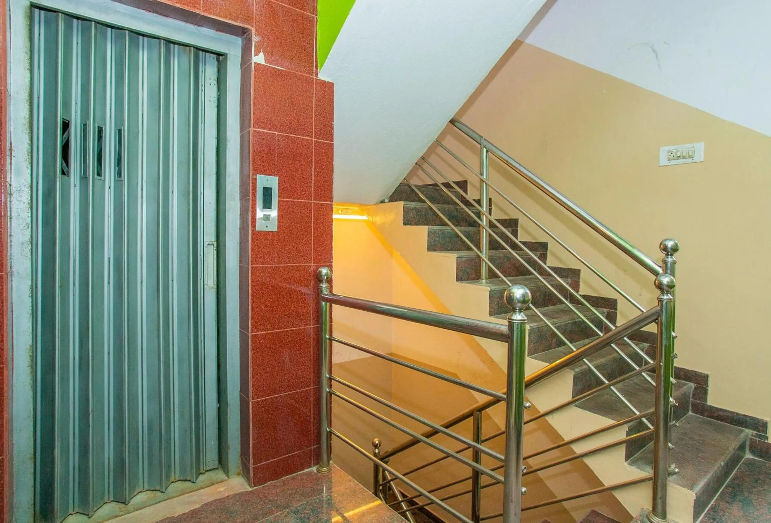 Lobby or reception in Hotel O Sri Hari Premium Comforts Near Sandhya Digital K Theatre