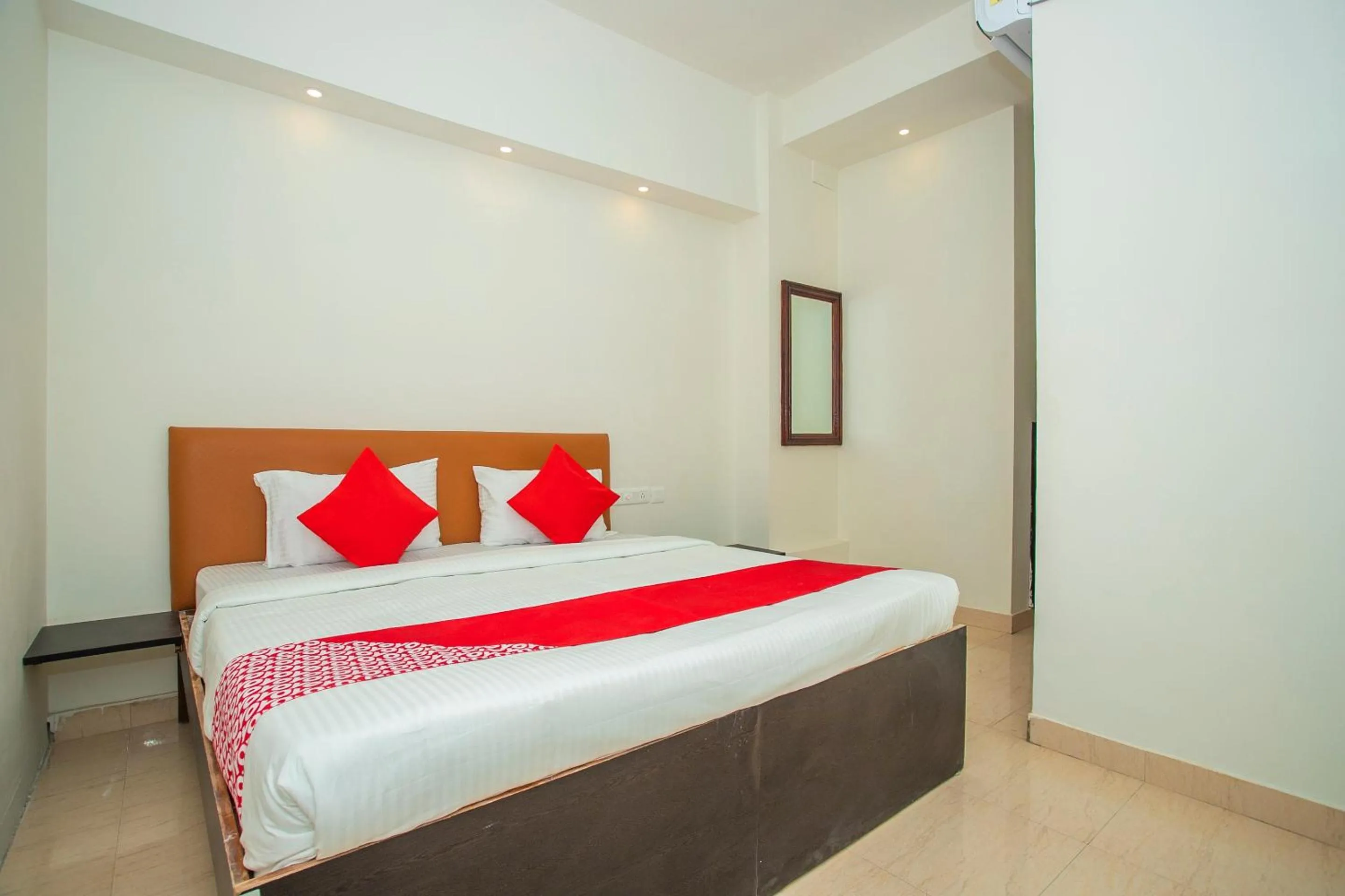 Bedroom, Bed in Hotel O Shree AMM Residency