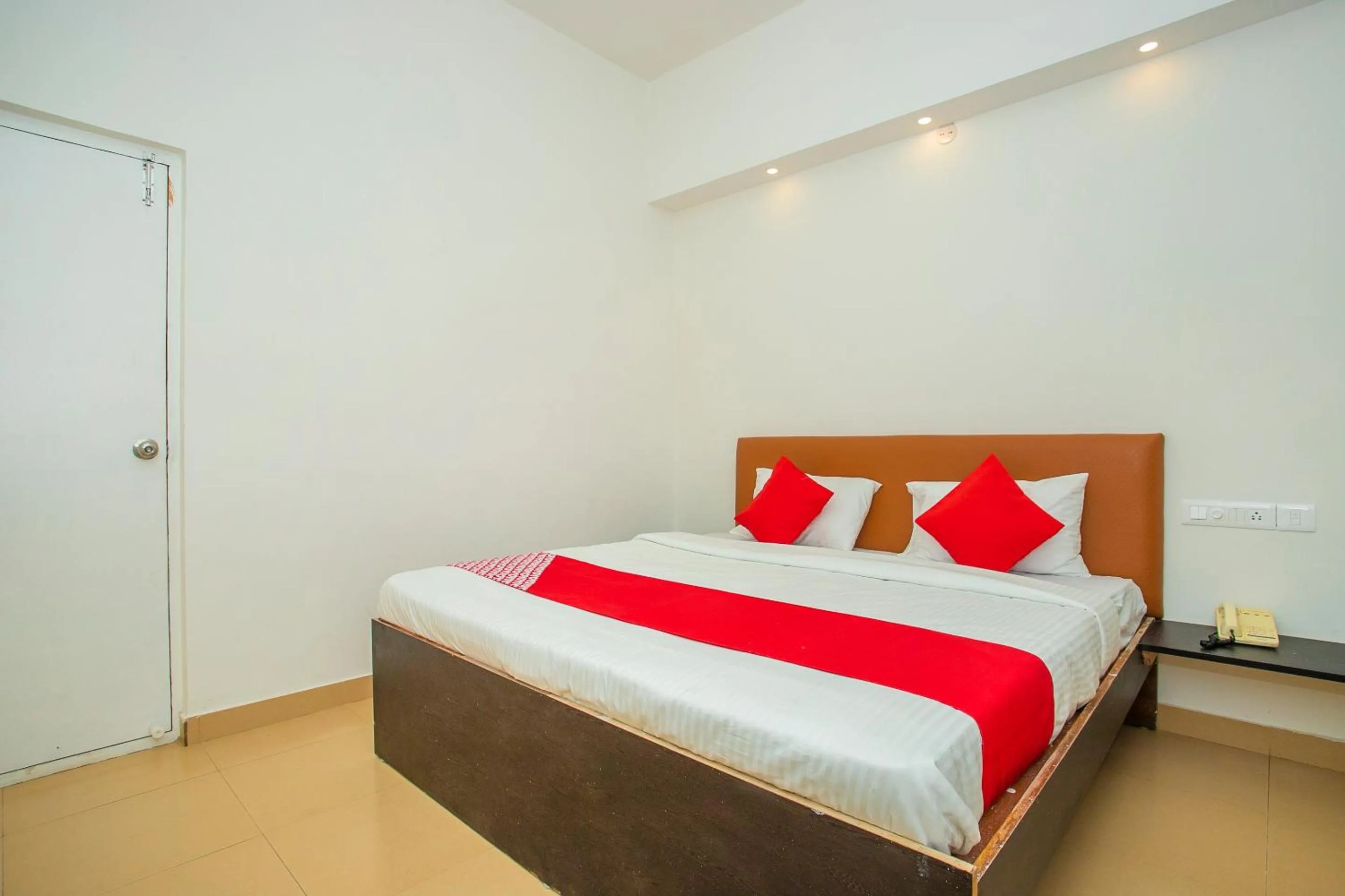 Bedroom, Bed in Hotel O Shree AMM Residency