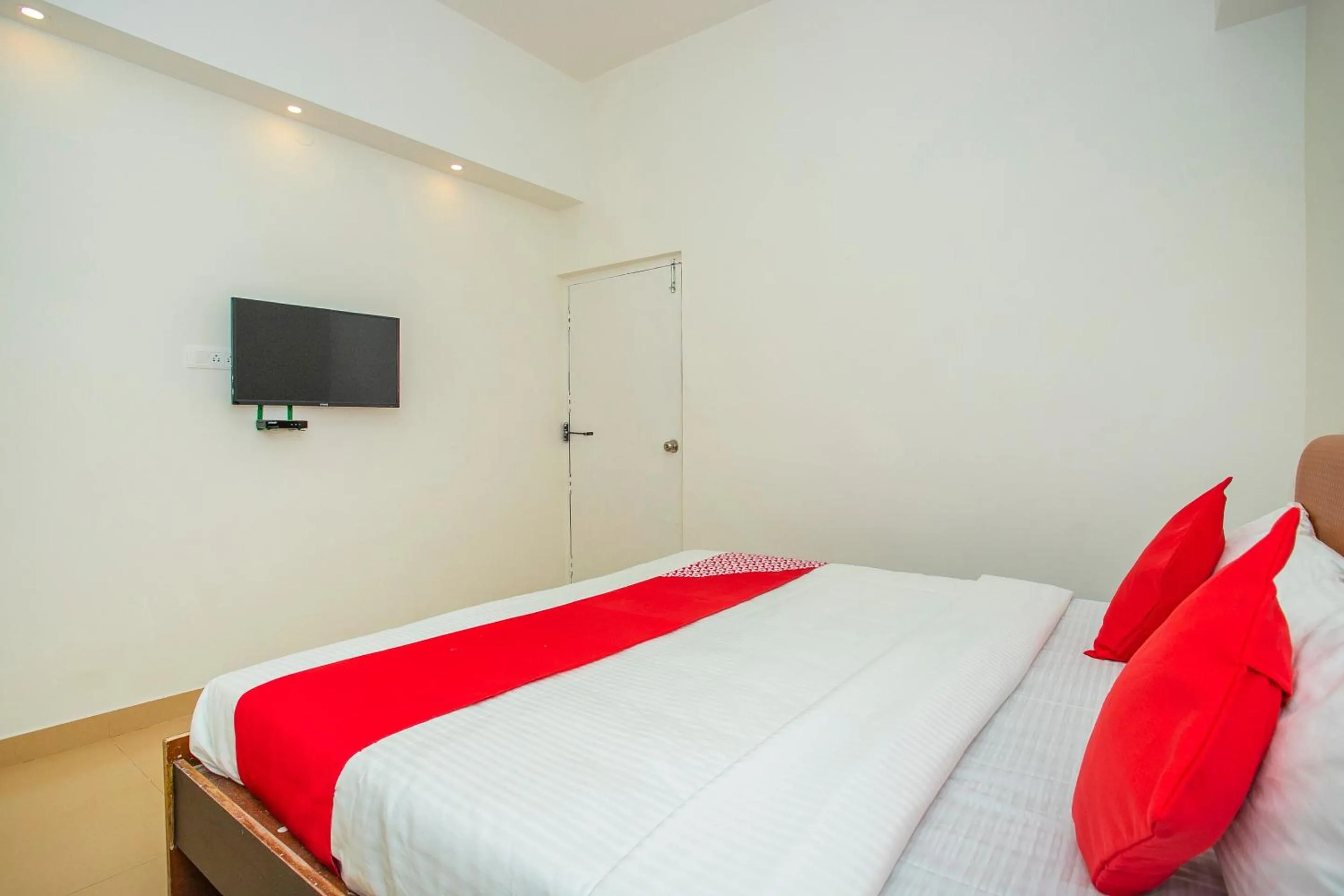 Bedroom, Bed in Hotel O Shree AMM Residency