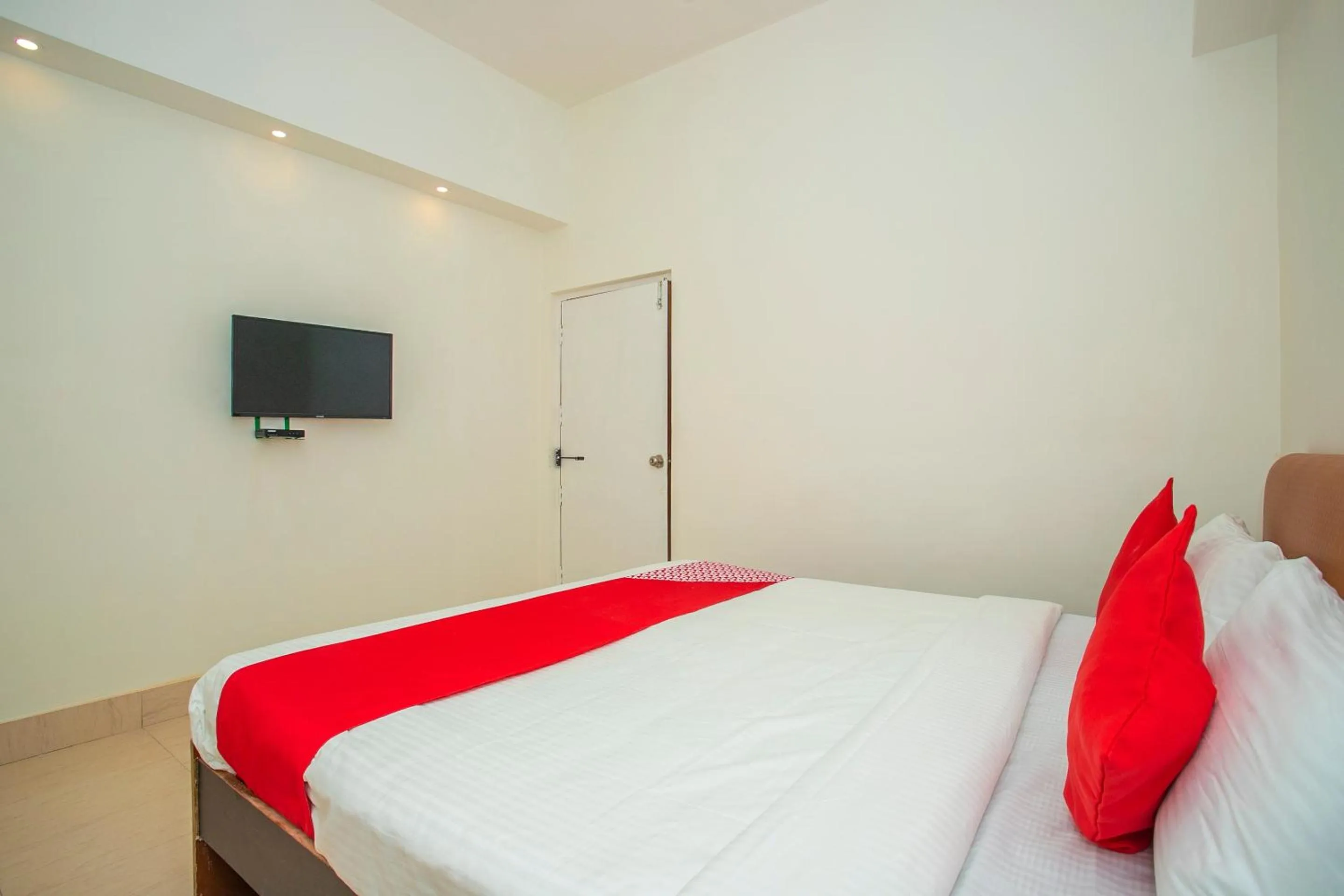 Bedroom, Bed in Hotel O Shree AMM Residency