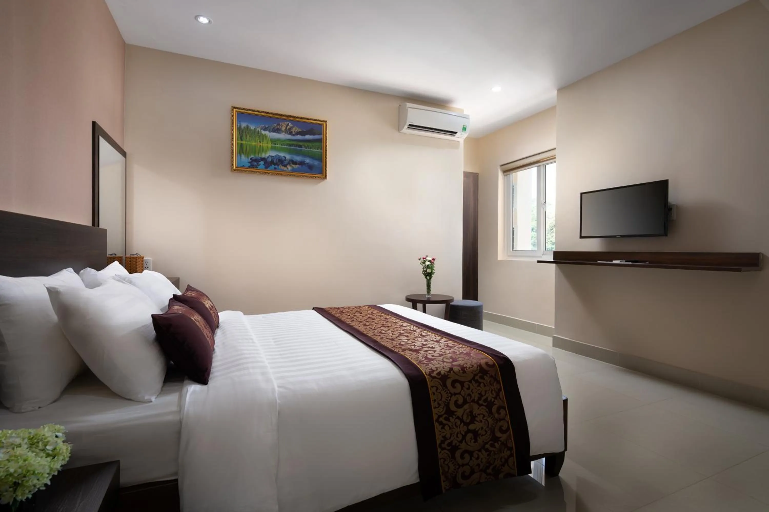 Photo of the whole room, Bed in Nolis Hotel