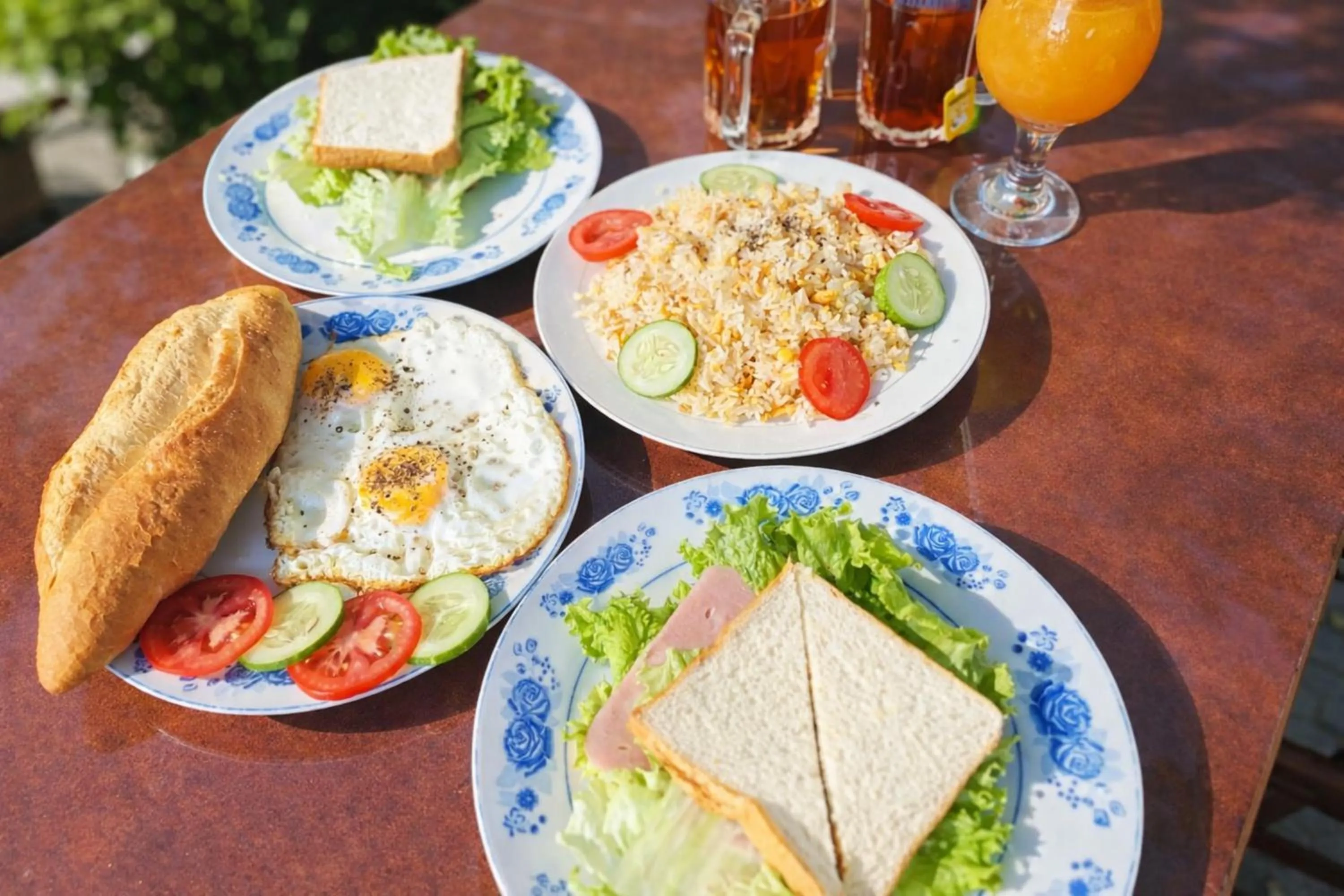 Food and drinks in Chi Thanh Villa