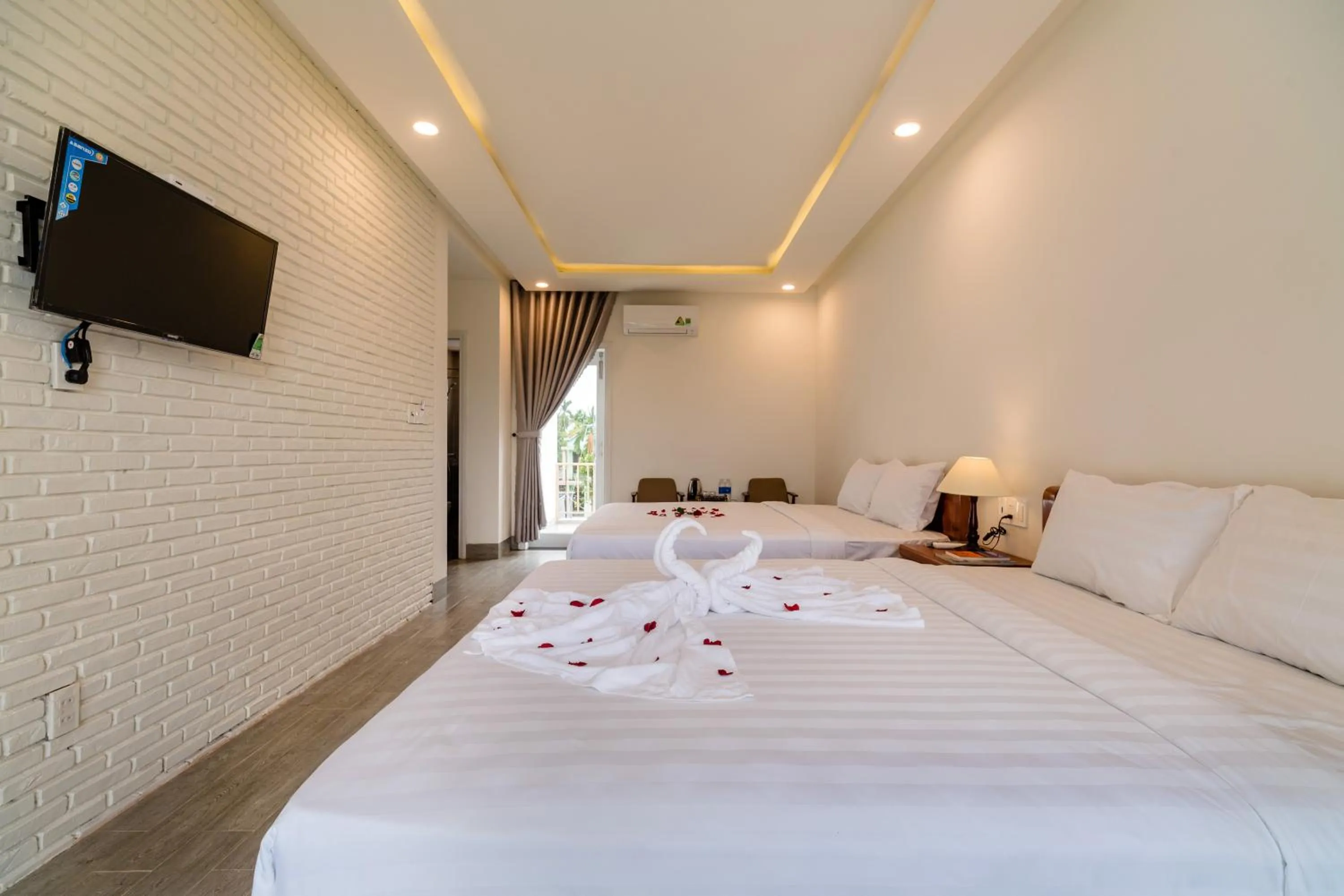 Photo of the whole room, Bed in Chi Thanh Villa