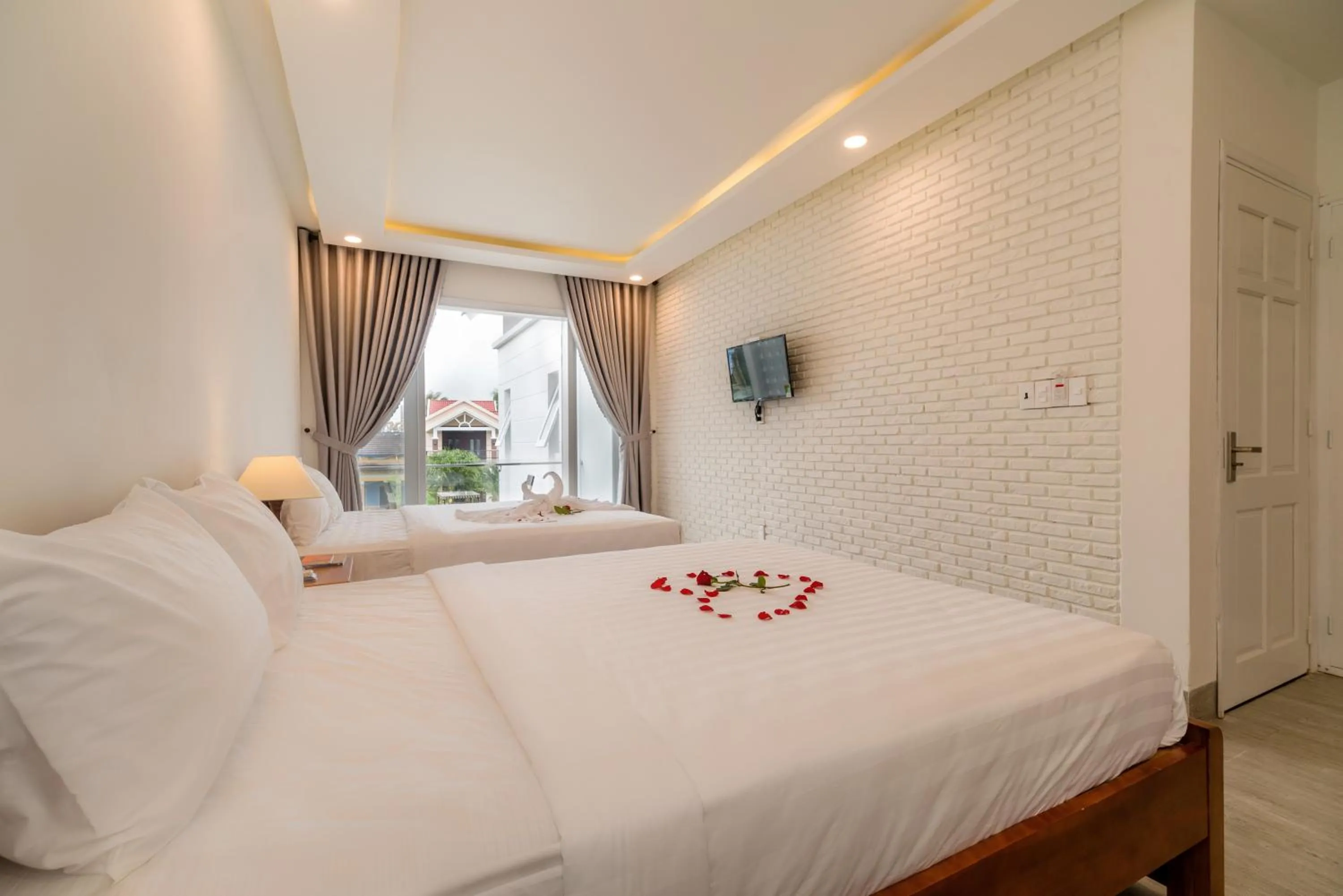 Photo of the whole room, Bed in Chi Thanh Villa