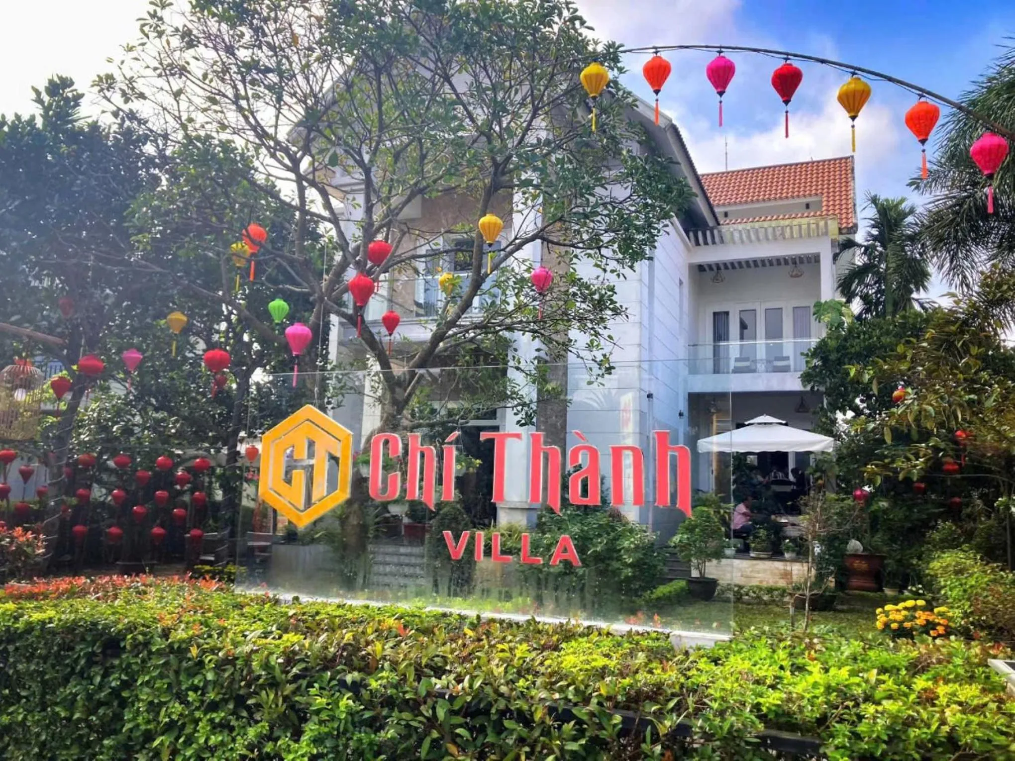Day in Chi Thanh Villa