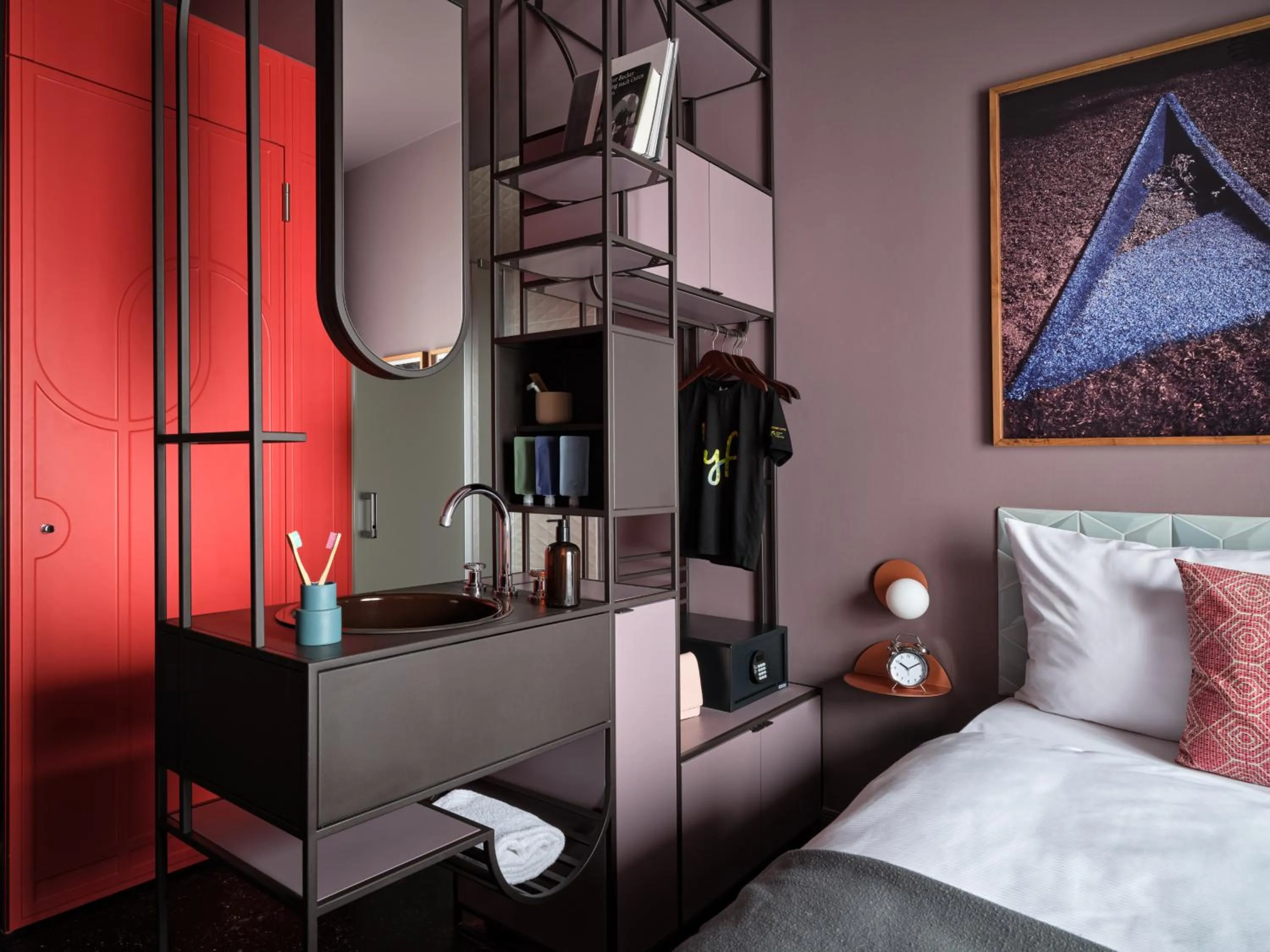 Bed in lyf East Frankfurt