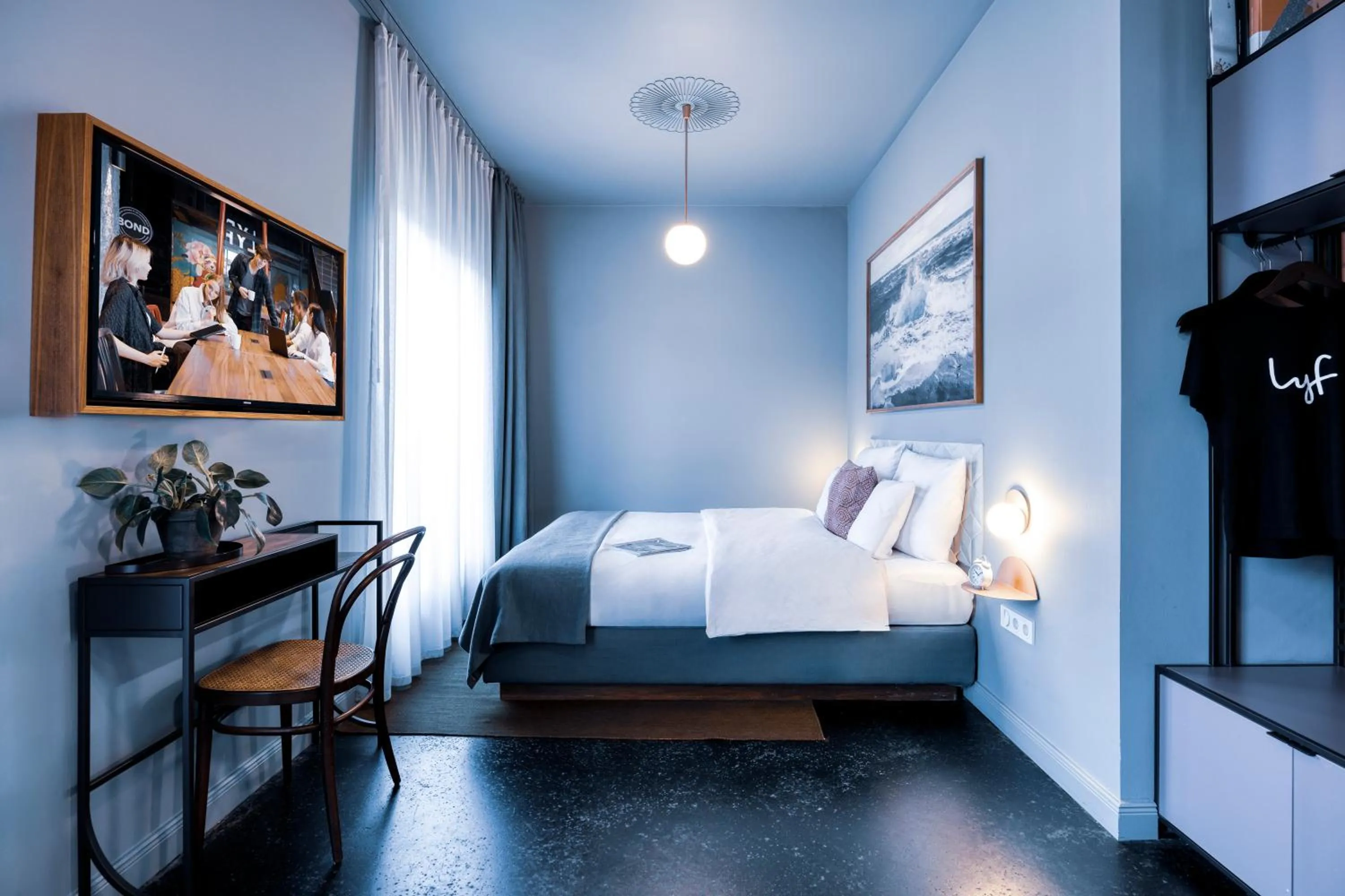 Bed in Lindley Lindenberg