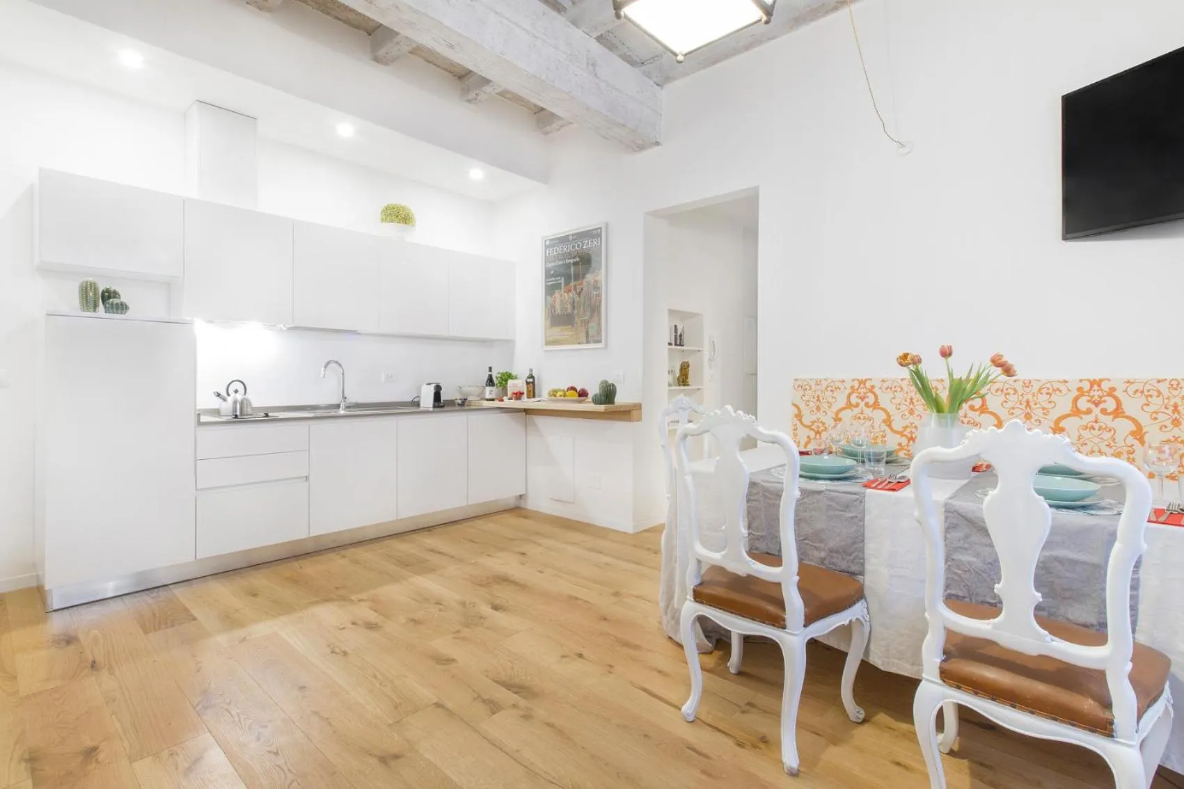 GetThekey San Vitale Apartment