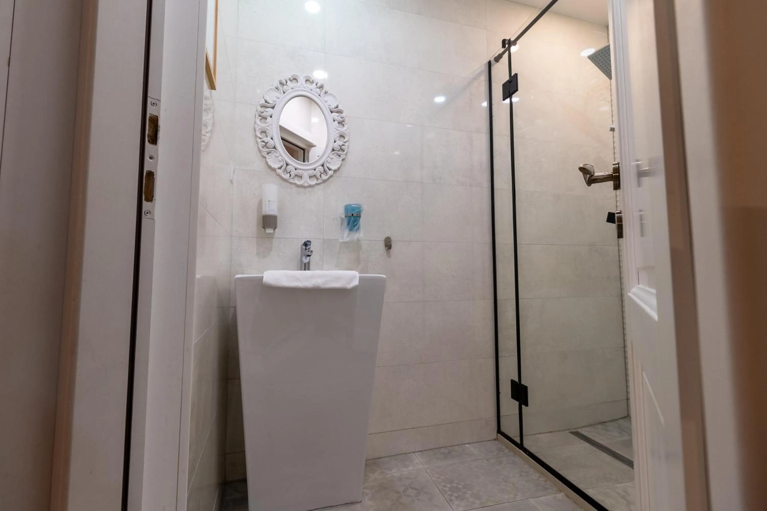 Bathroom in Lumiere House Sibiu