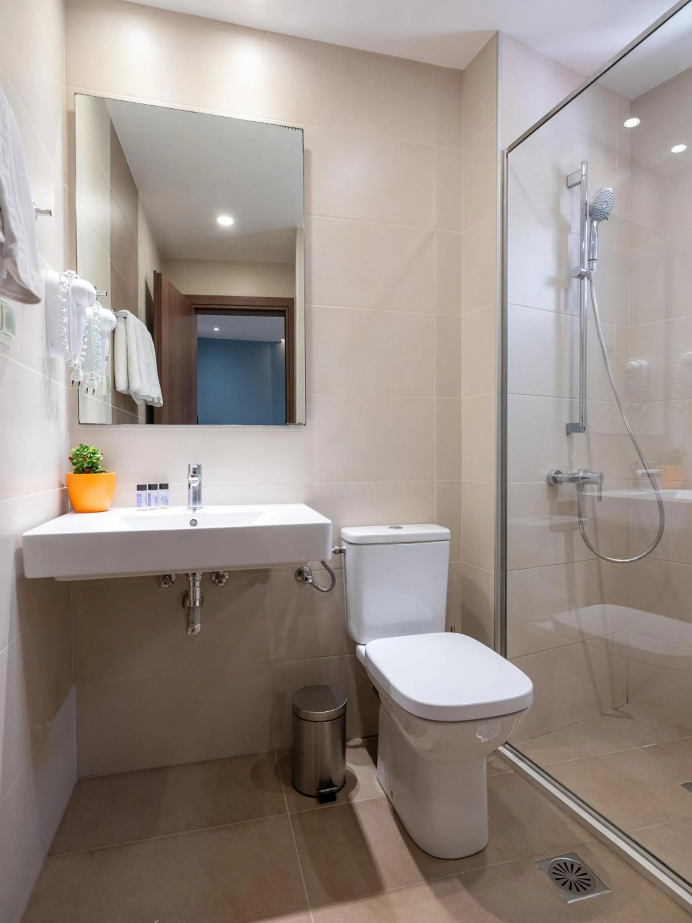 Bathroom in Athinaiko Hotel