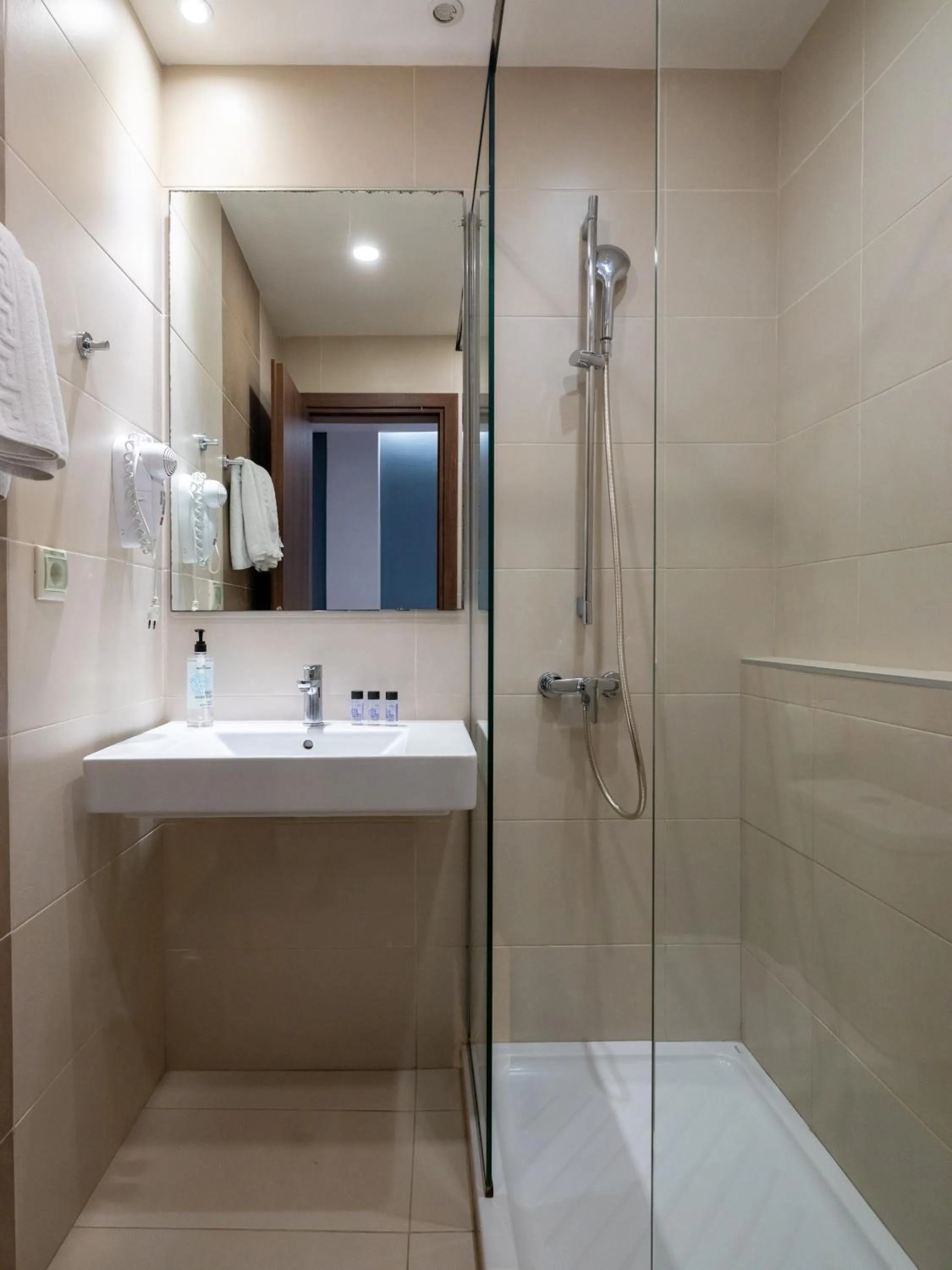 Bathroom in Athinaiko Hotel