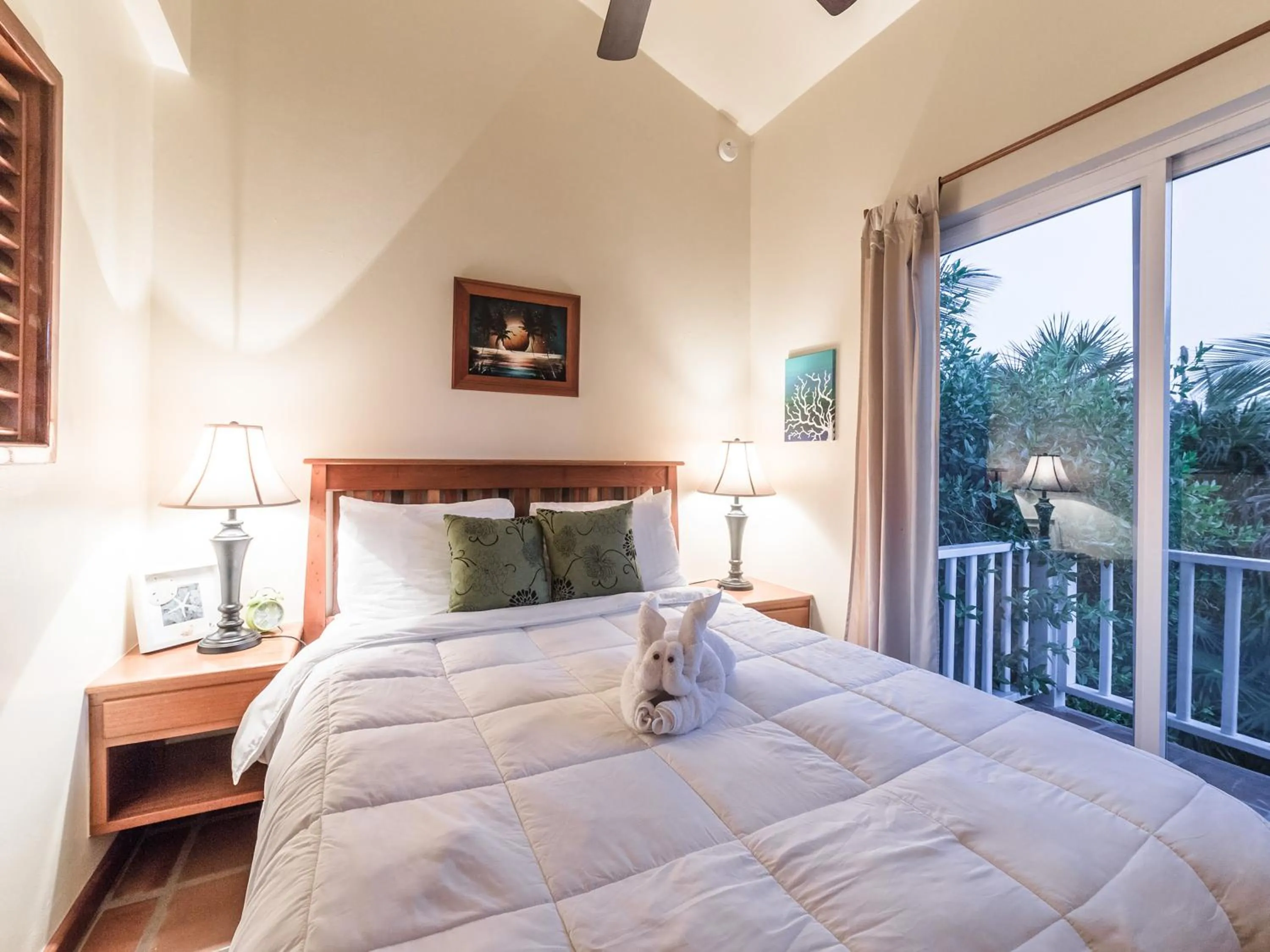 Bed in Sapphire Beach Resort