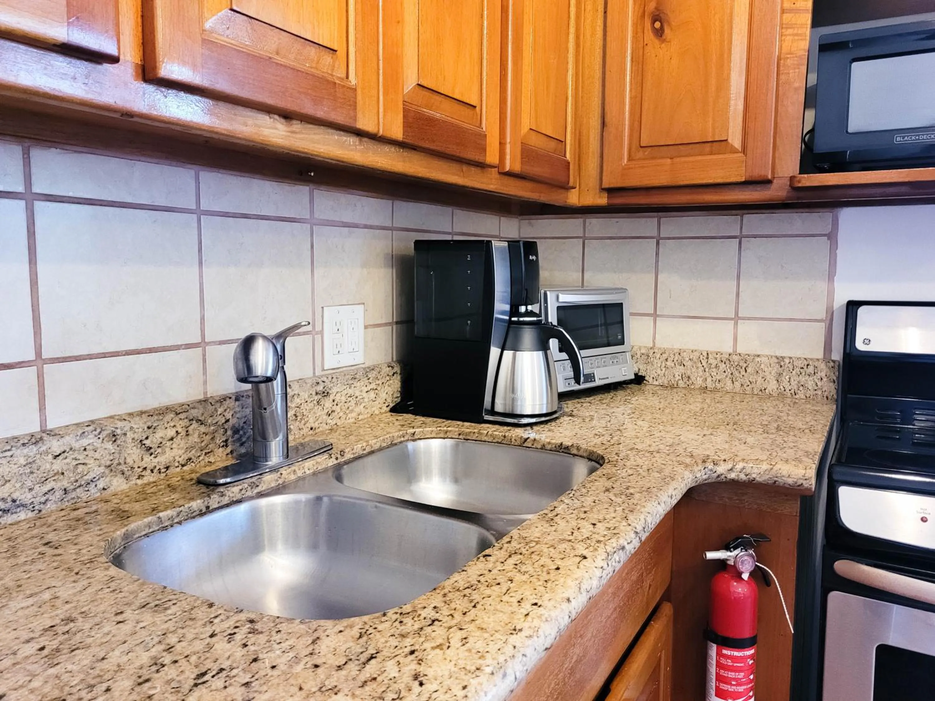 kitchen in Sapphire Beach Resort