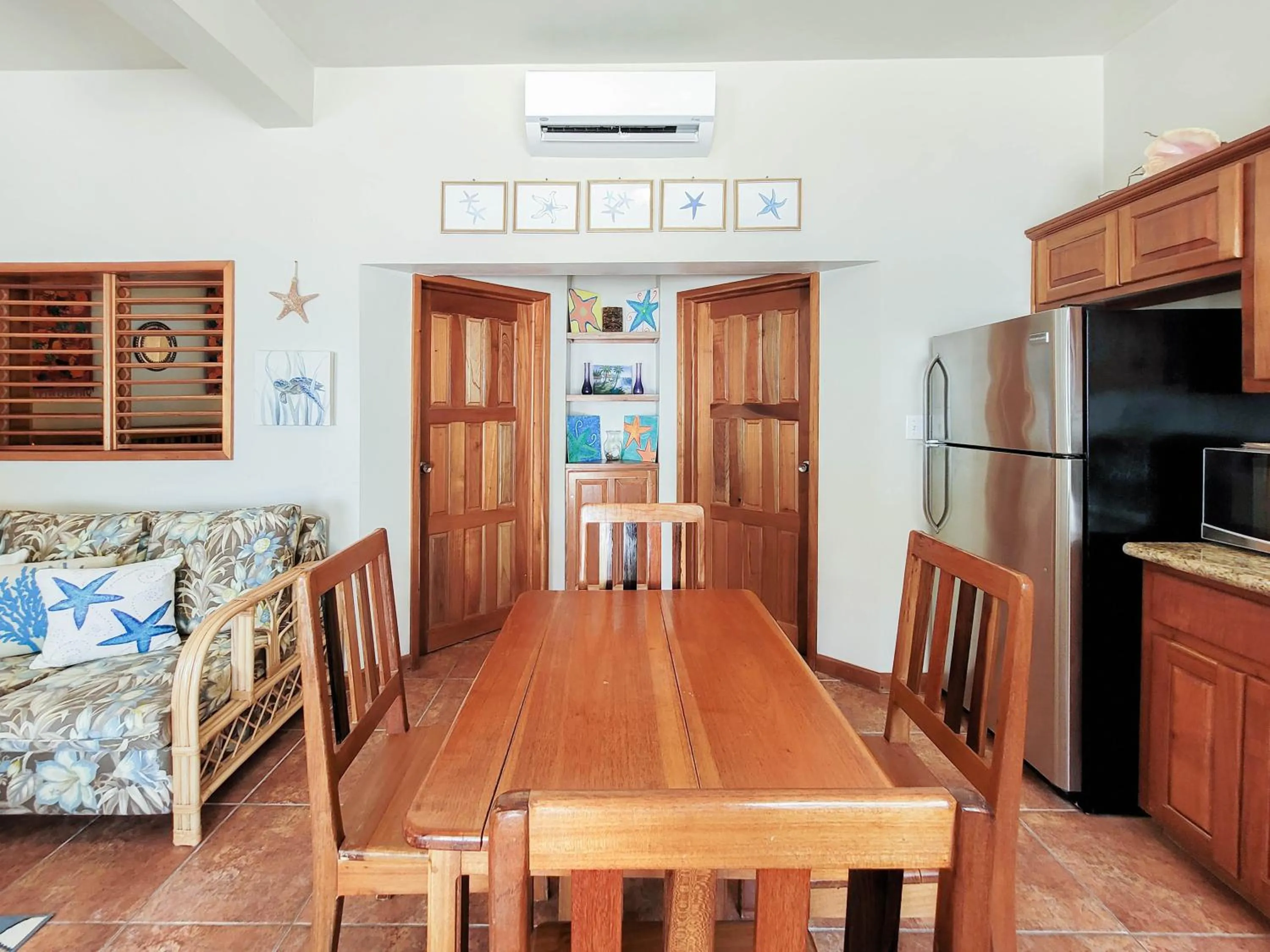Kitchen or kitchenette in Sapphire Beach Resort