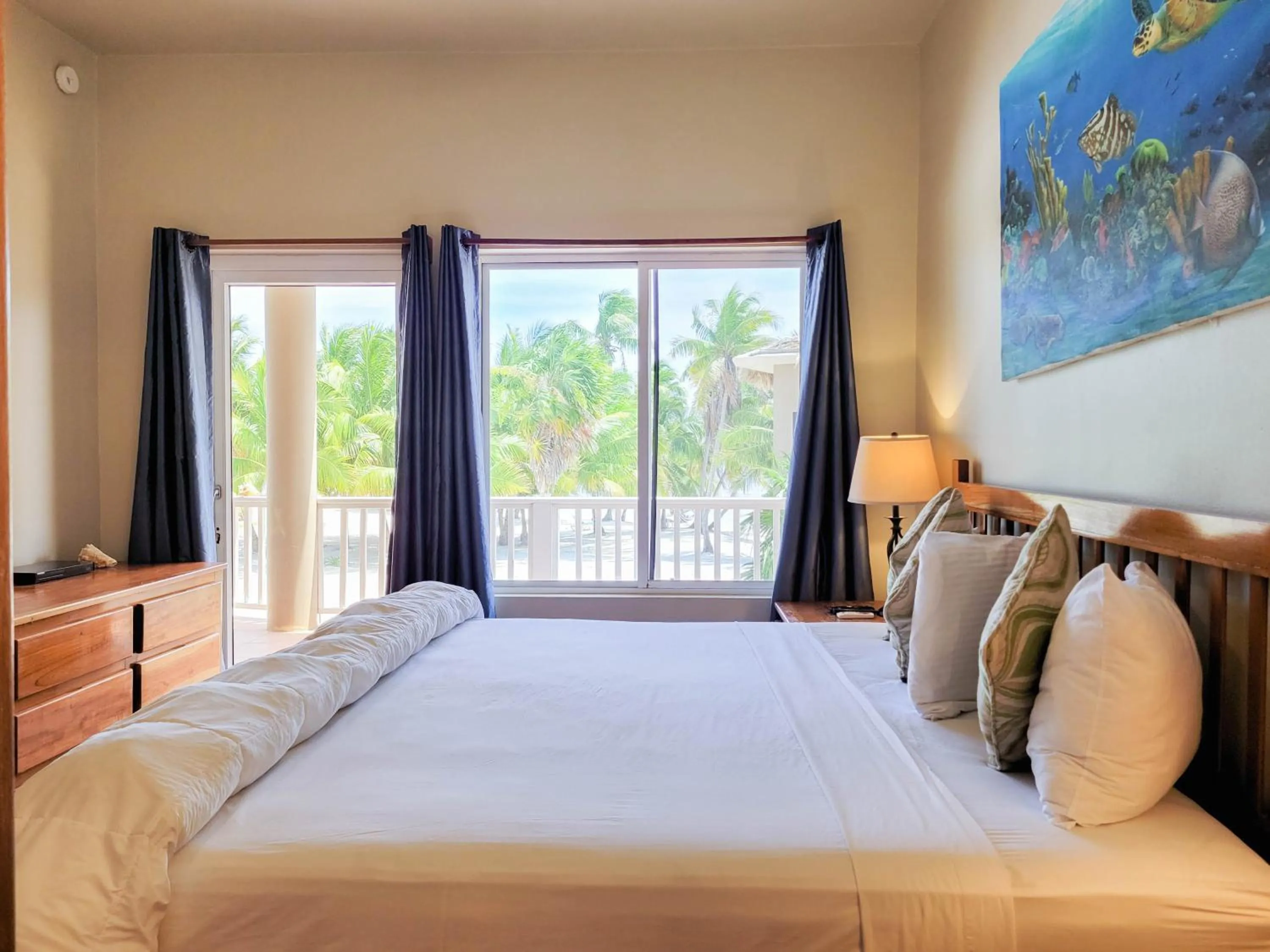 Bedroom, Bed in Sapphire Beach Resort