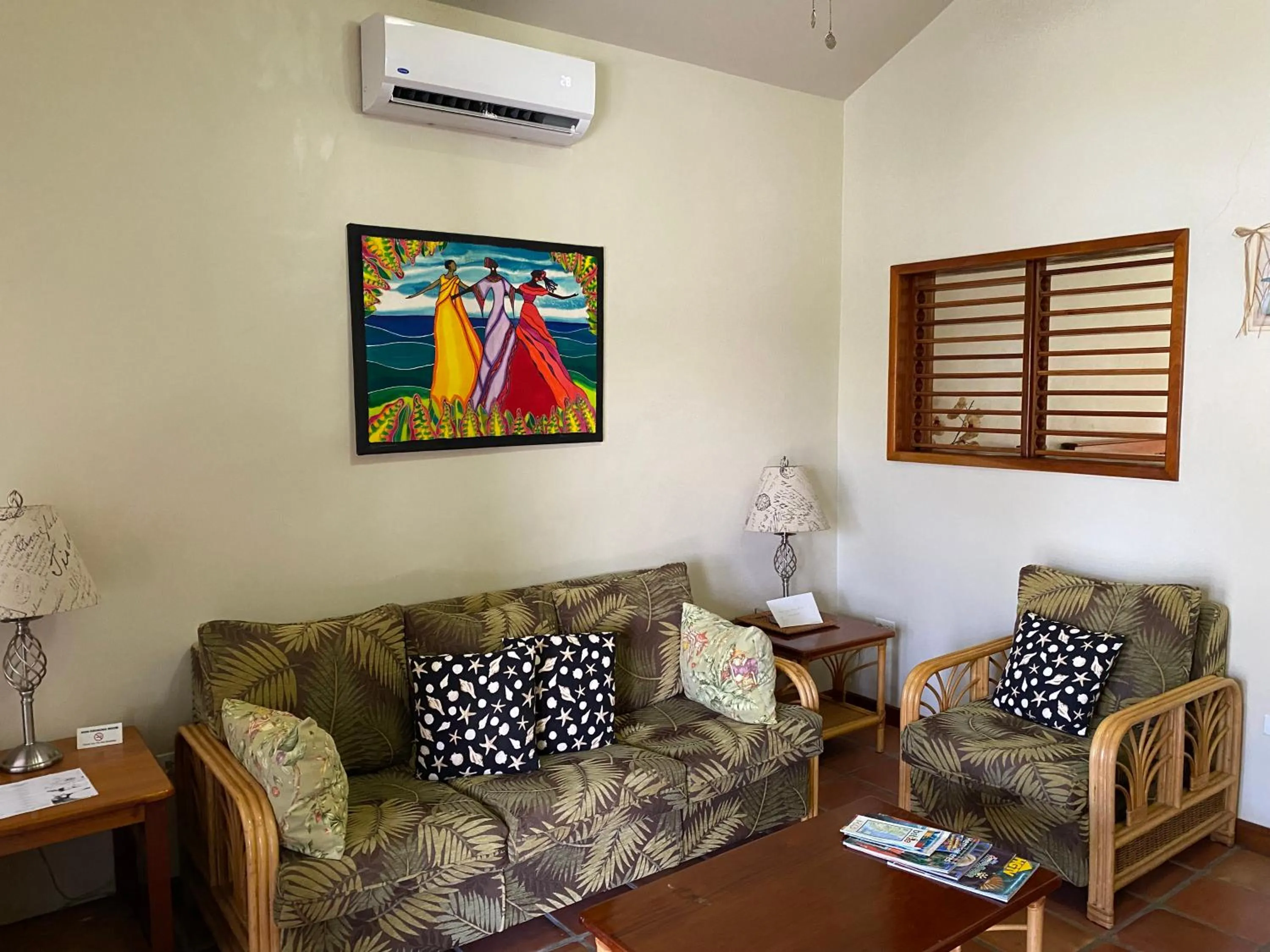Living room in Sapphire Beach Resort