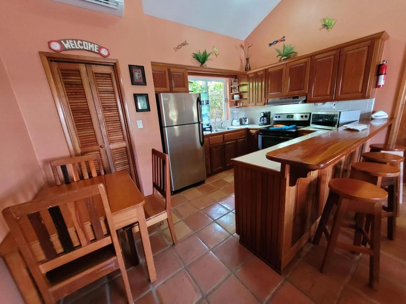 Kitchen or kitchenette in Sapphire Beach Resort