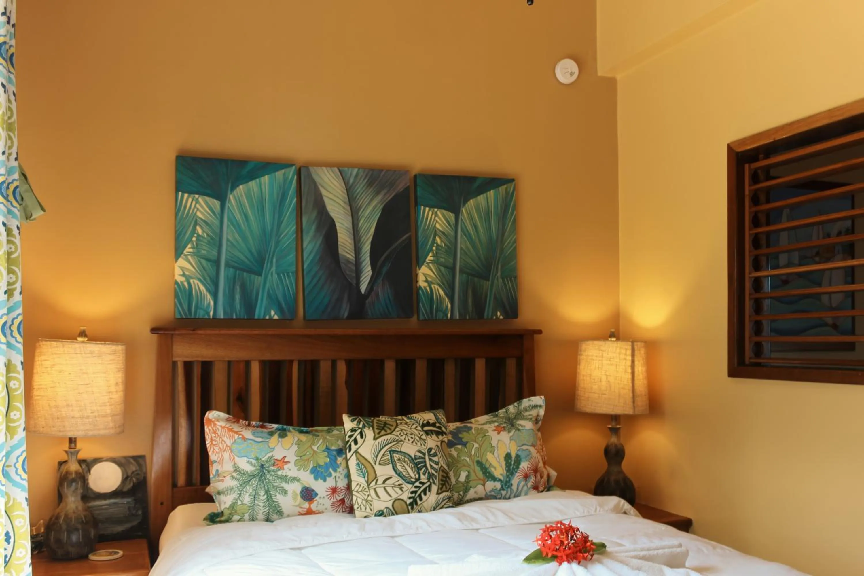 Bedroom, Bed in Sapphire Beach Resort