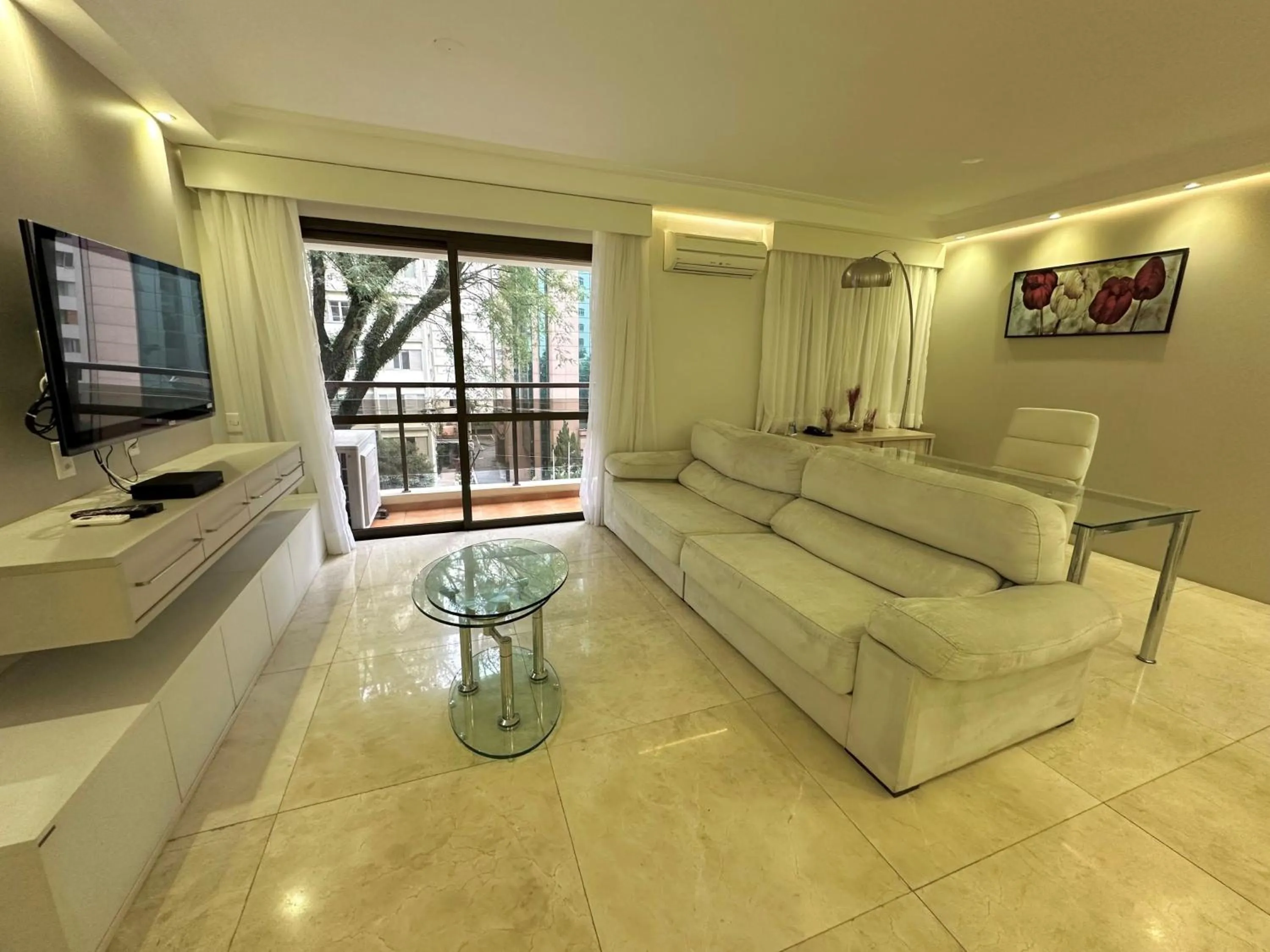 TV and multimedia in Travel Inn Flats Jardins