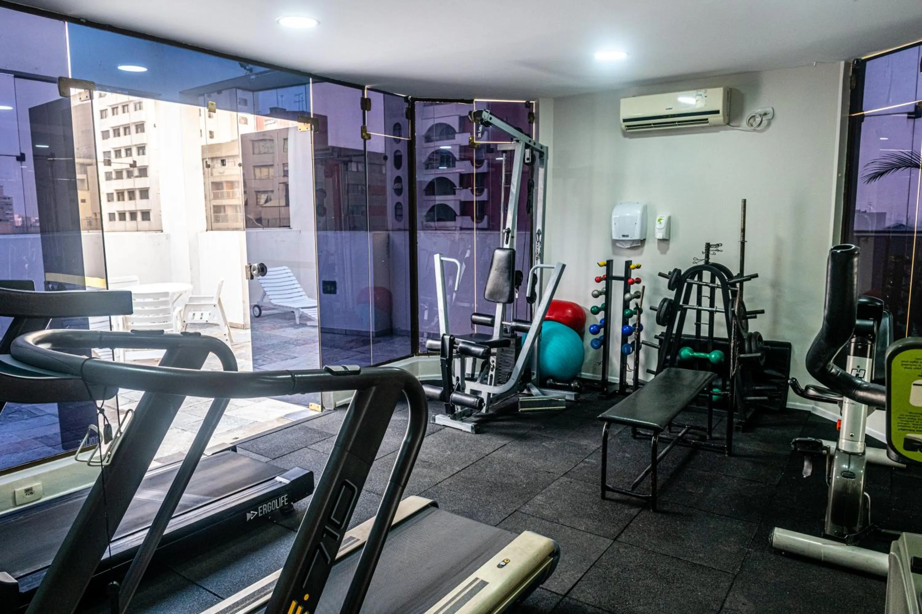 Fitness centre/facilities in Travel Inn Flats Jardins