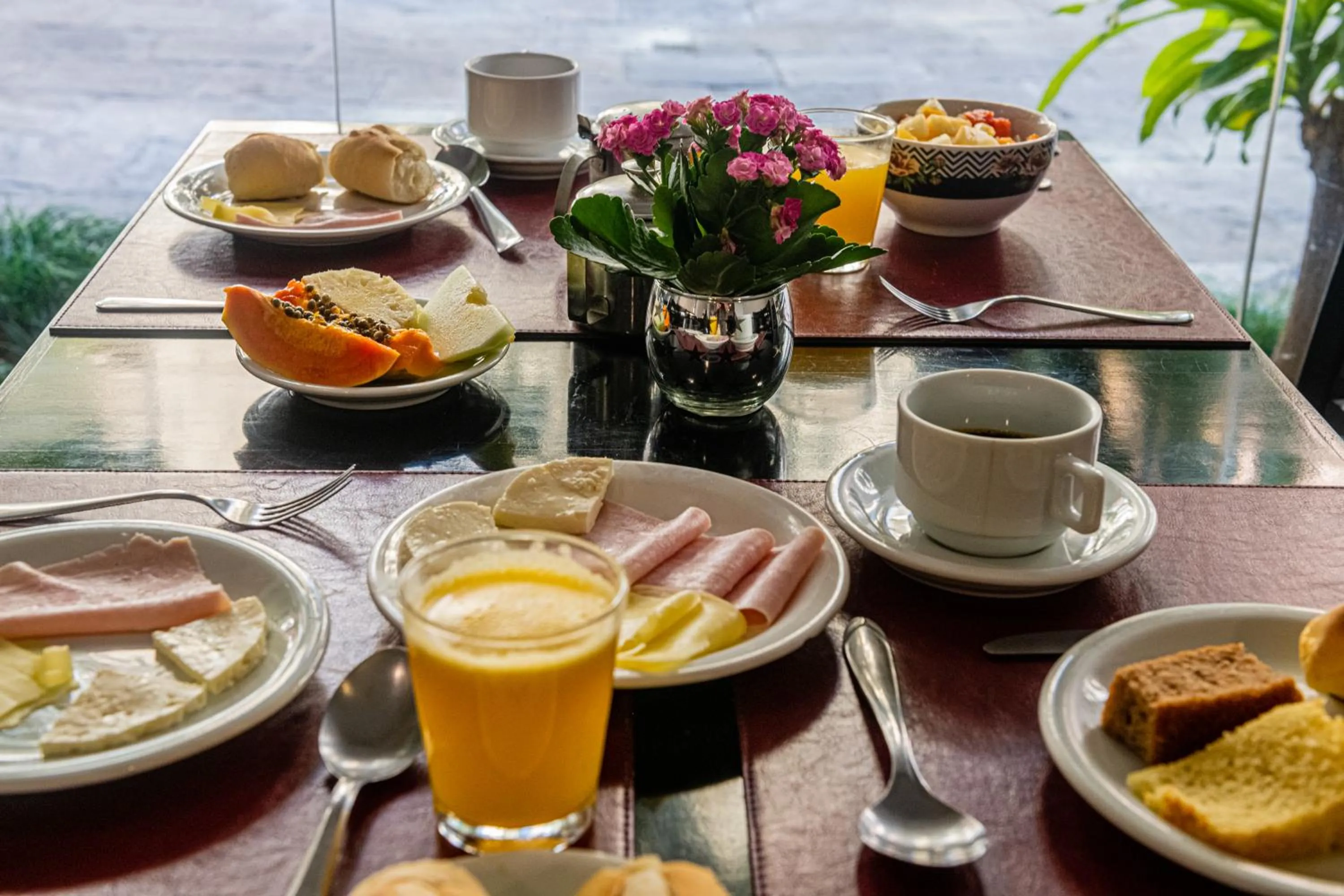 Food and drinks in Travel Inn Flats Jardins