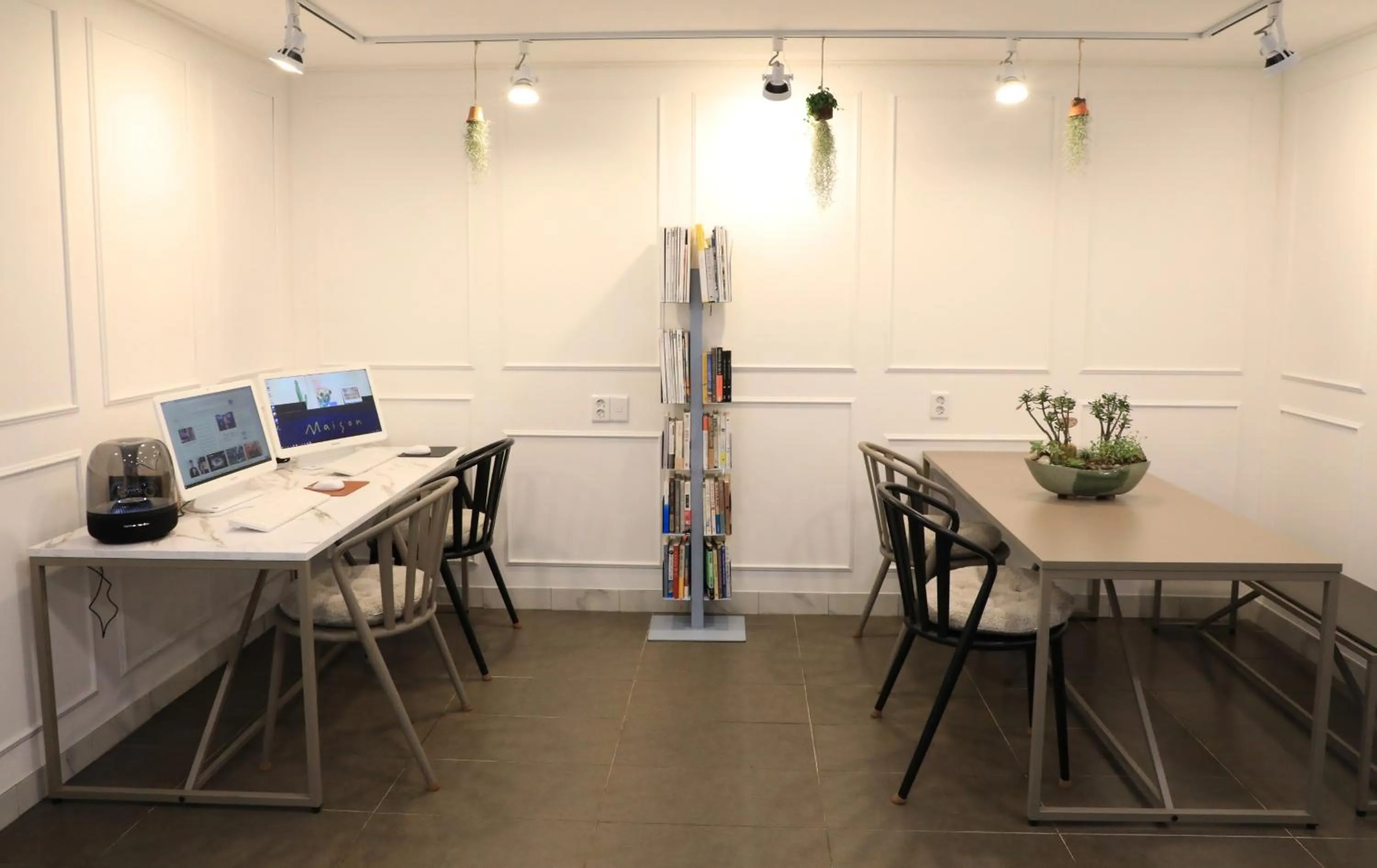 Business facilities in Maison Mini Hotel