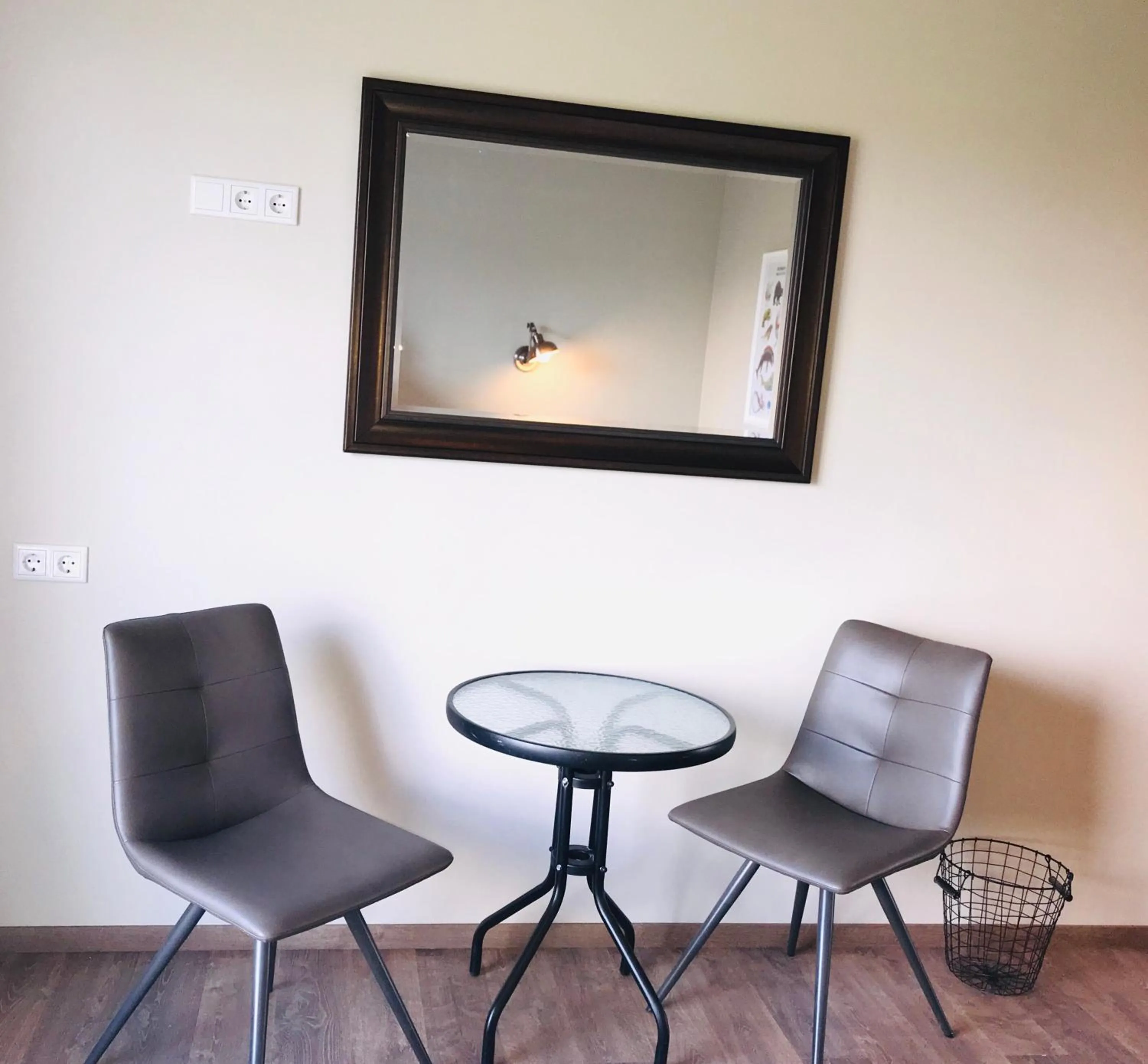 Seating area in Loa's Nest