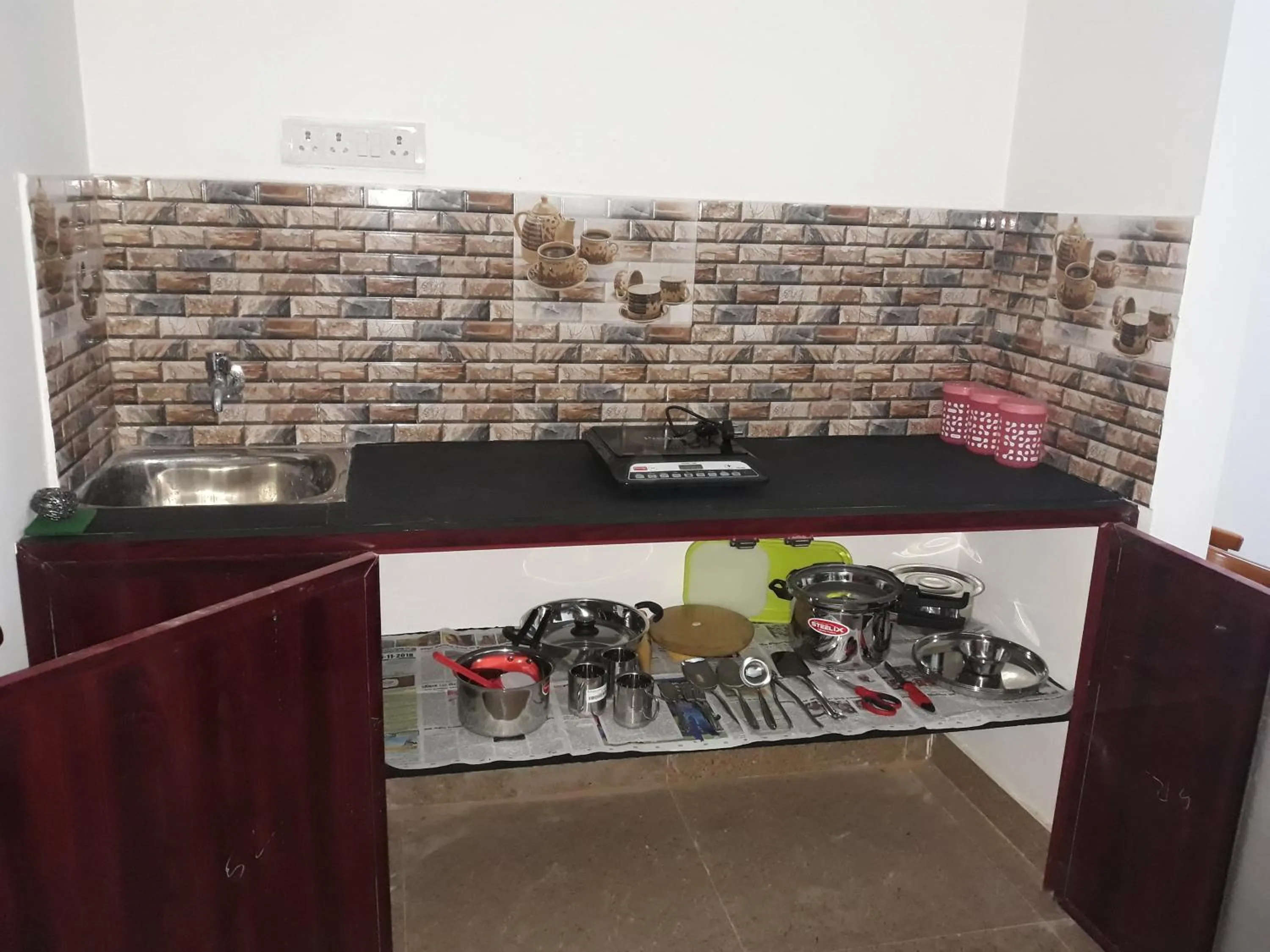 Temple Tree Homes Next to Sankara Nethralaya & Apollo Hospitals Service Apartments With Exclusive Kitchen