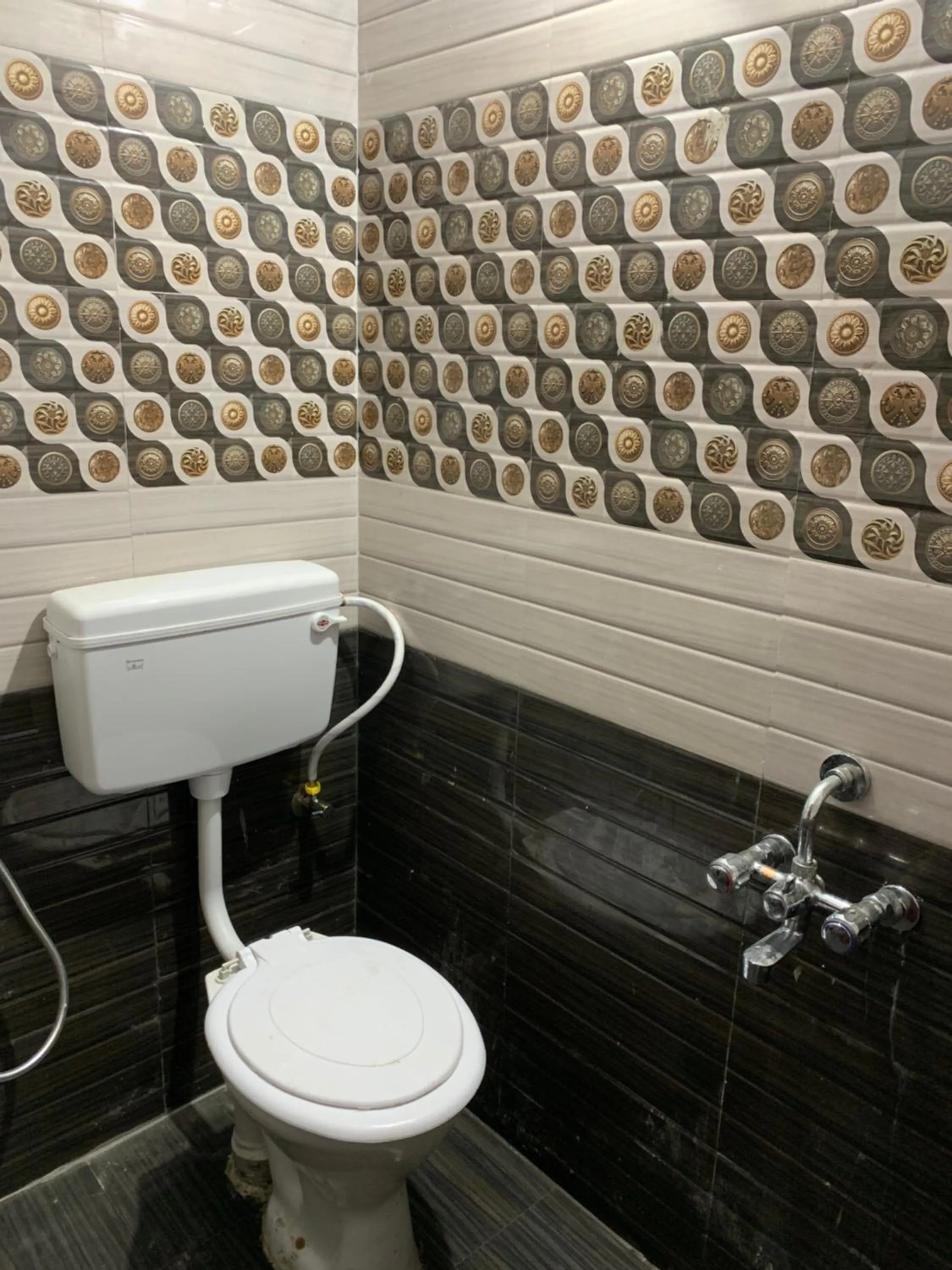 Bathroom in Temple Tree Homes Next to Sankara Nethralaya & Apollo Hospitals Service Apartments With Exclusive Kitchen