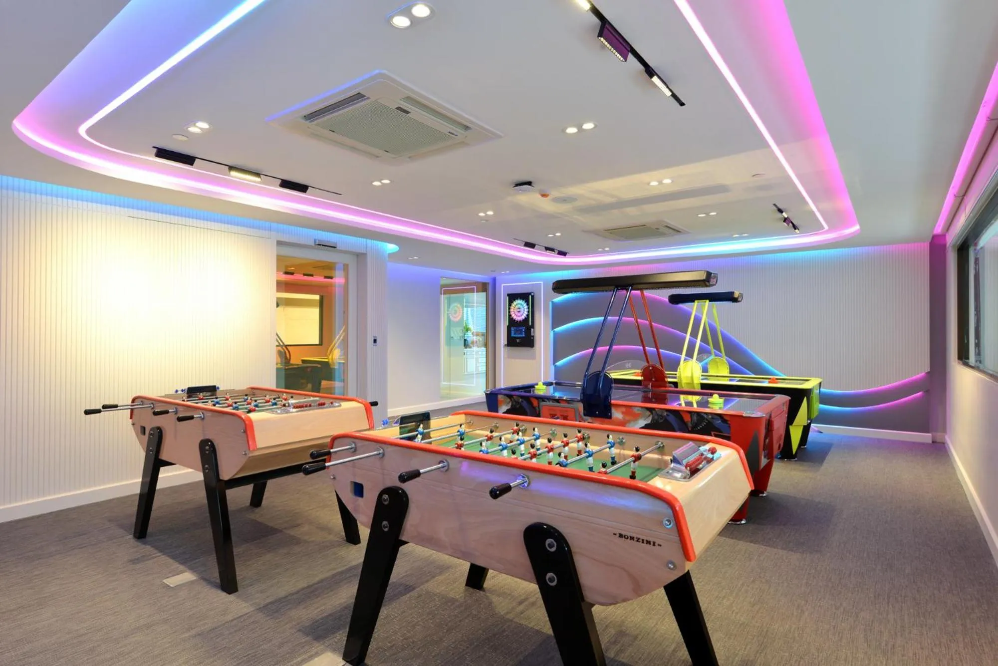 Entertainment in Centre Point Plus Hotel Silom - Newly Renovated