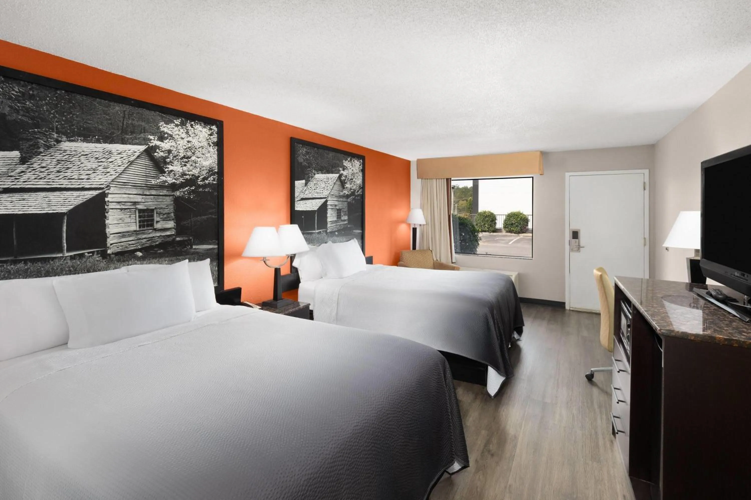 Photo of the whole room, Bed in Super 8 by Wyndham Bulls Gap Greeneville Area