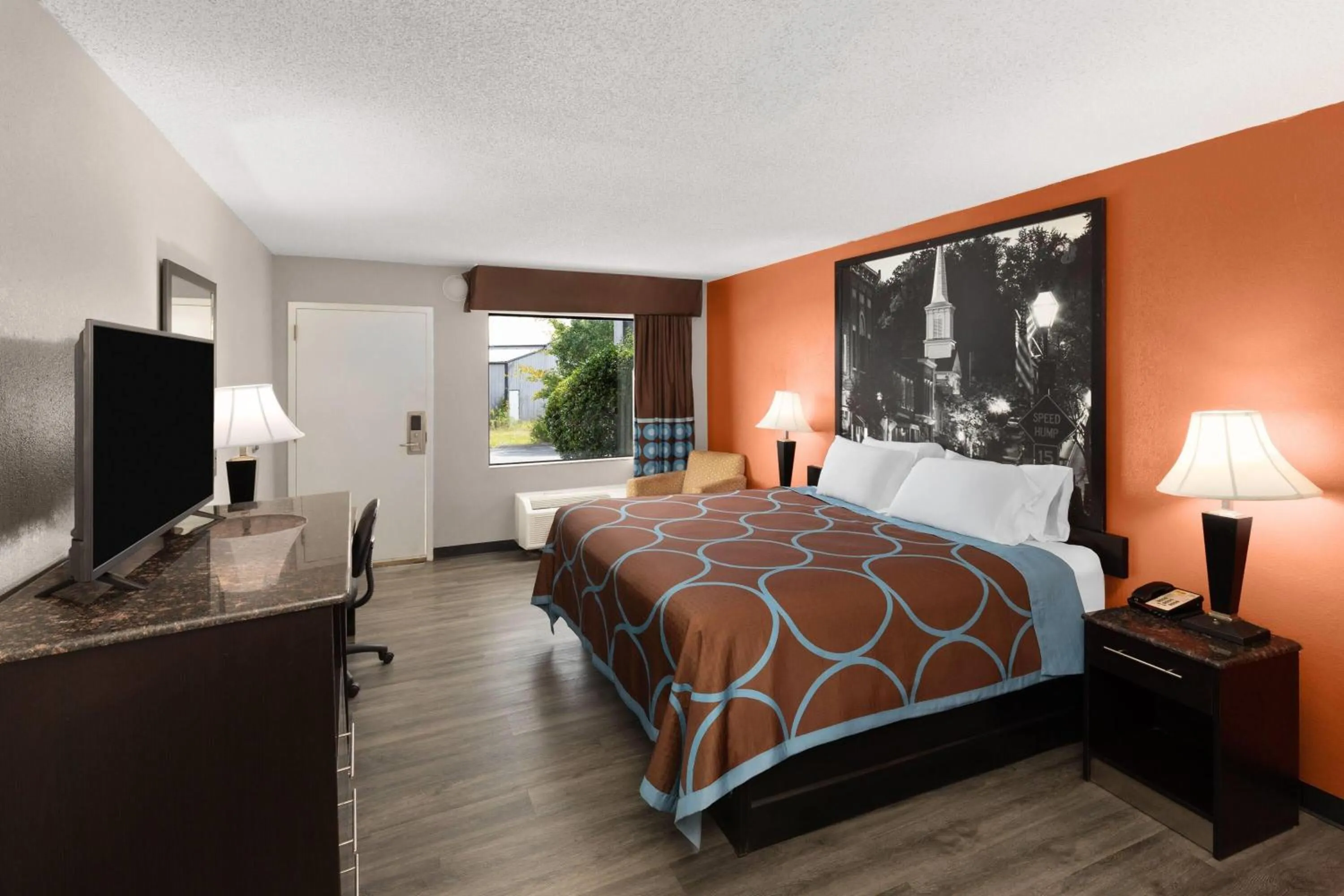 Photo of the whole room, Bed in Super 8 by Wyndham Bulls Gap Greeneville Area