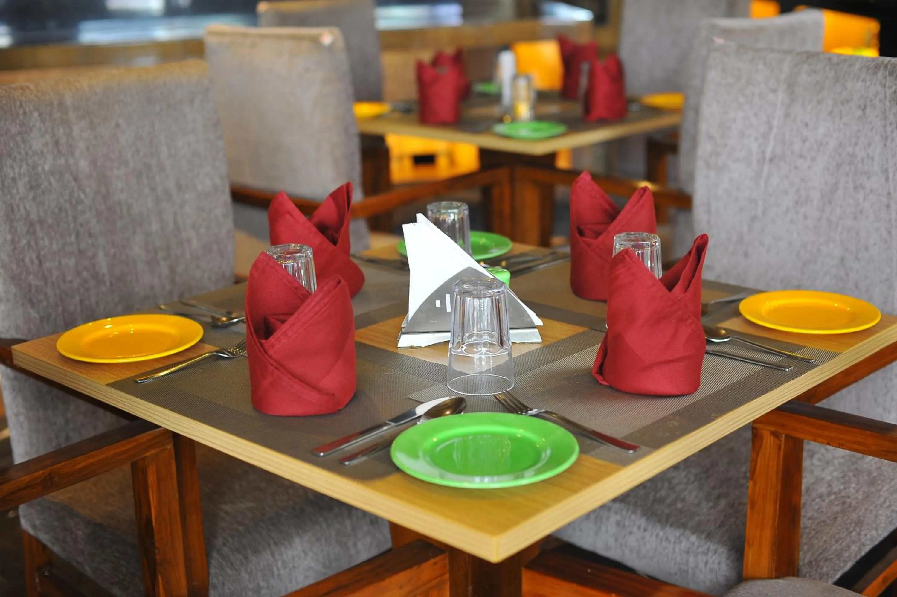 Restaurant/places to eat in Pipul Padmaja Premium Hotel