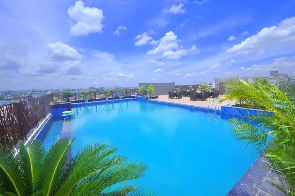 Pipul Padmaja Premium Hotel