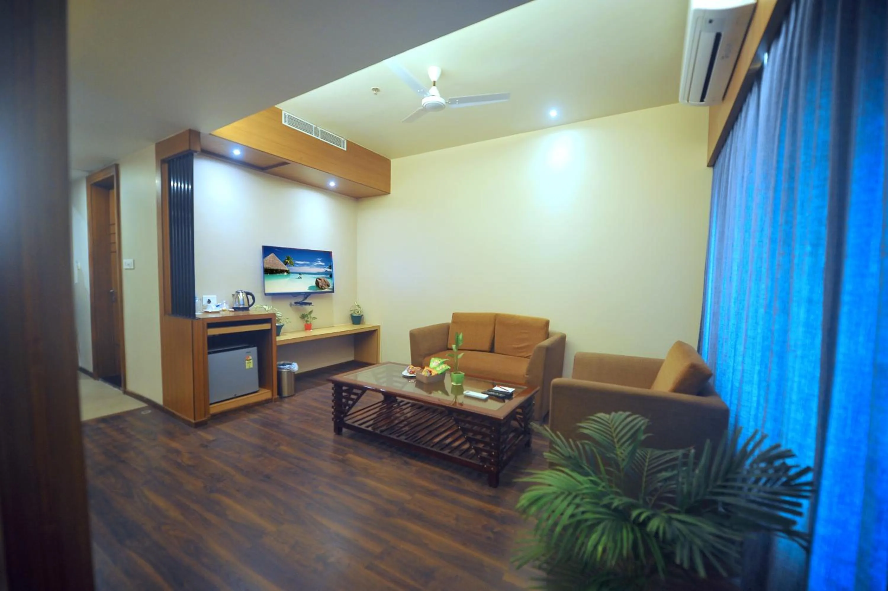 Pipul Padmaja Premium Hotel