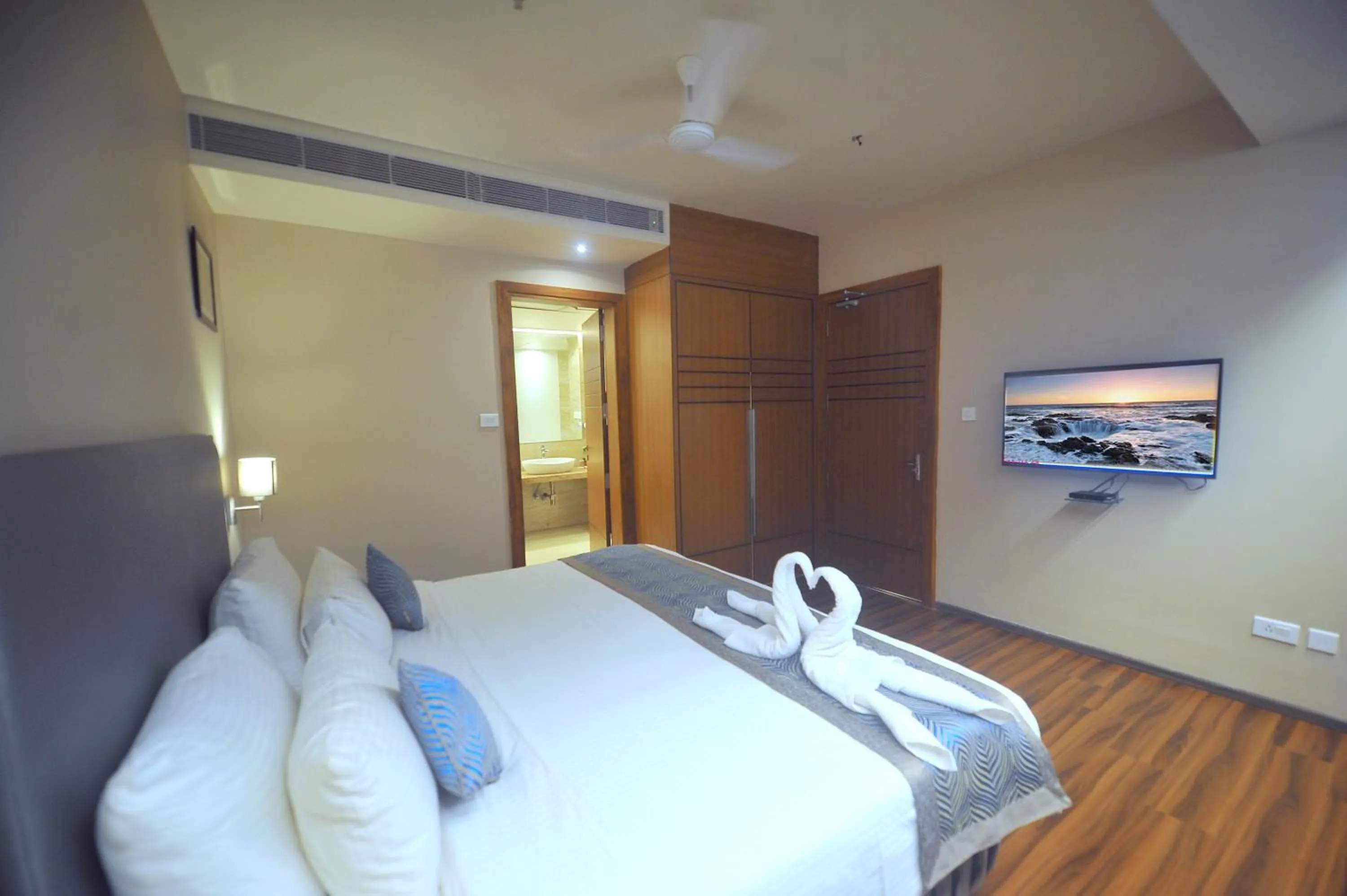 Bed in Pipul Padmaja Premium Hotel