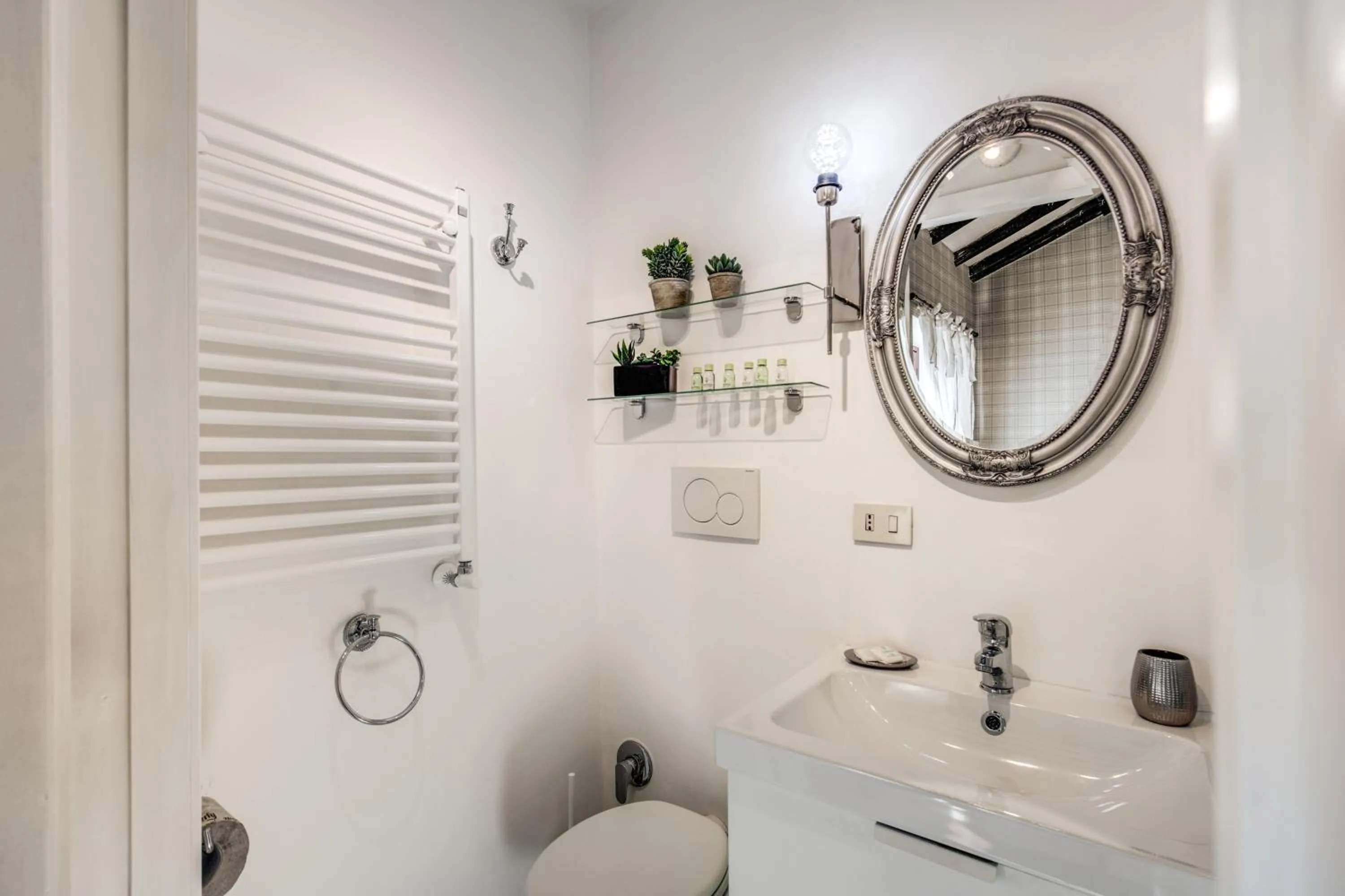 Bathroom in Colosseo Miracle Suite