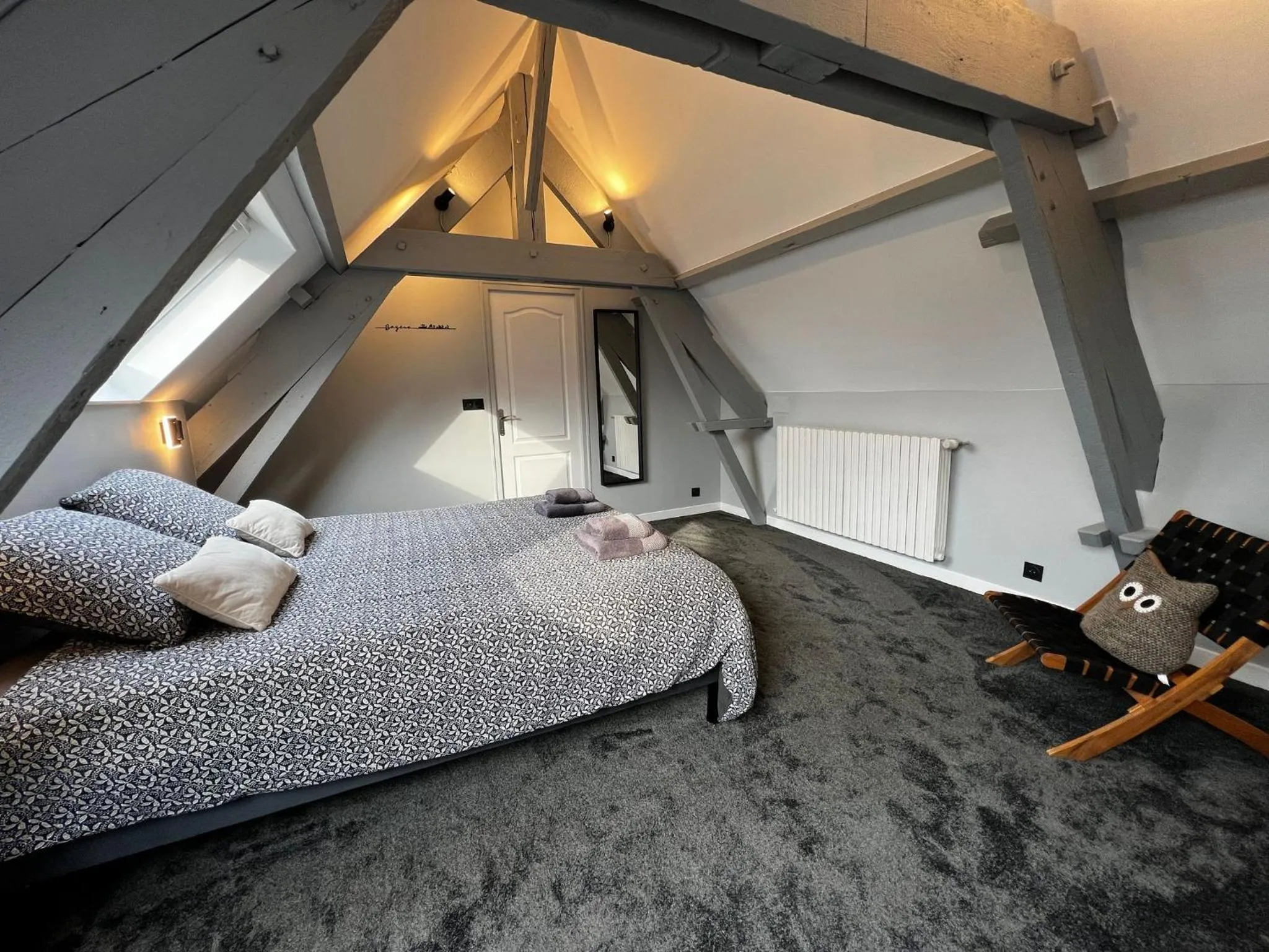 Photo of the whole room, Bed in Maison d'Alice - avec SPA