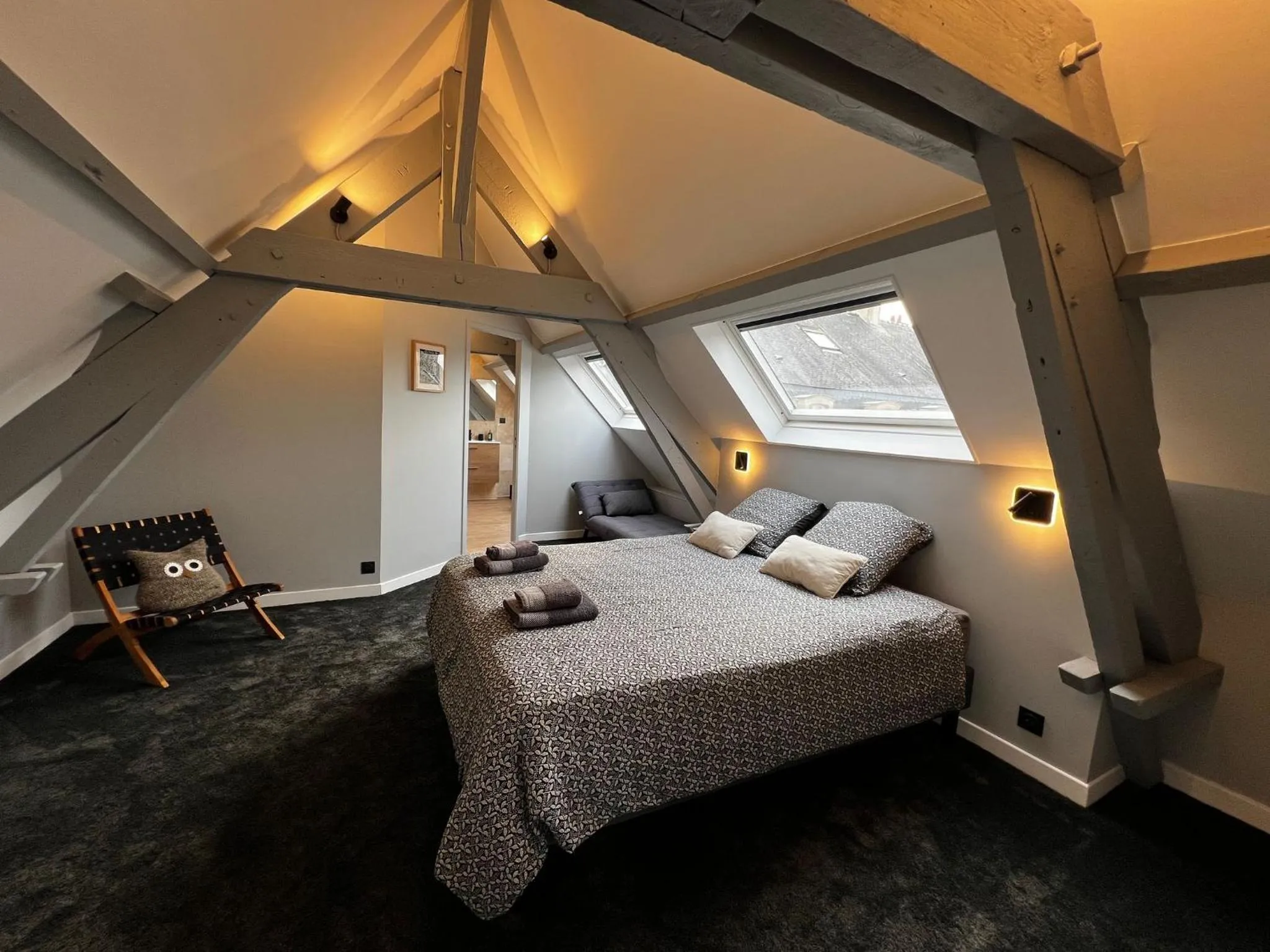 Photo of the whole room, Bed in Maison d'Alice - avec SPA