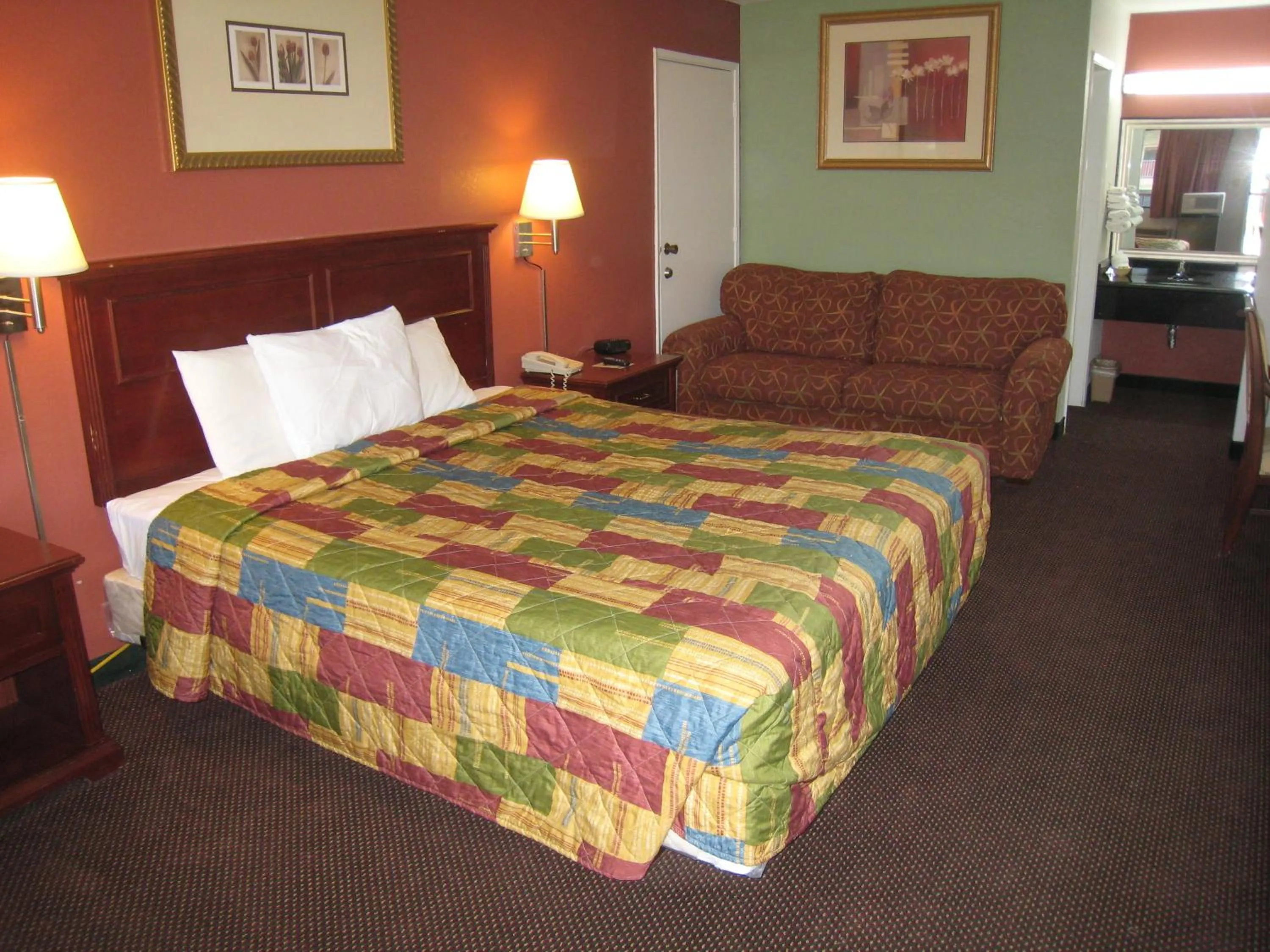 Bedroom, Bed in Motel 8 Maricopa