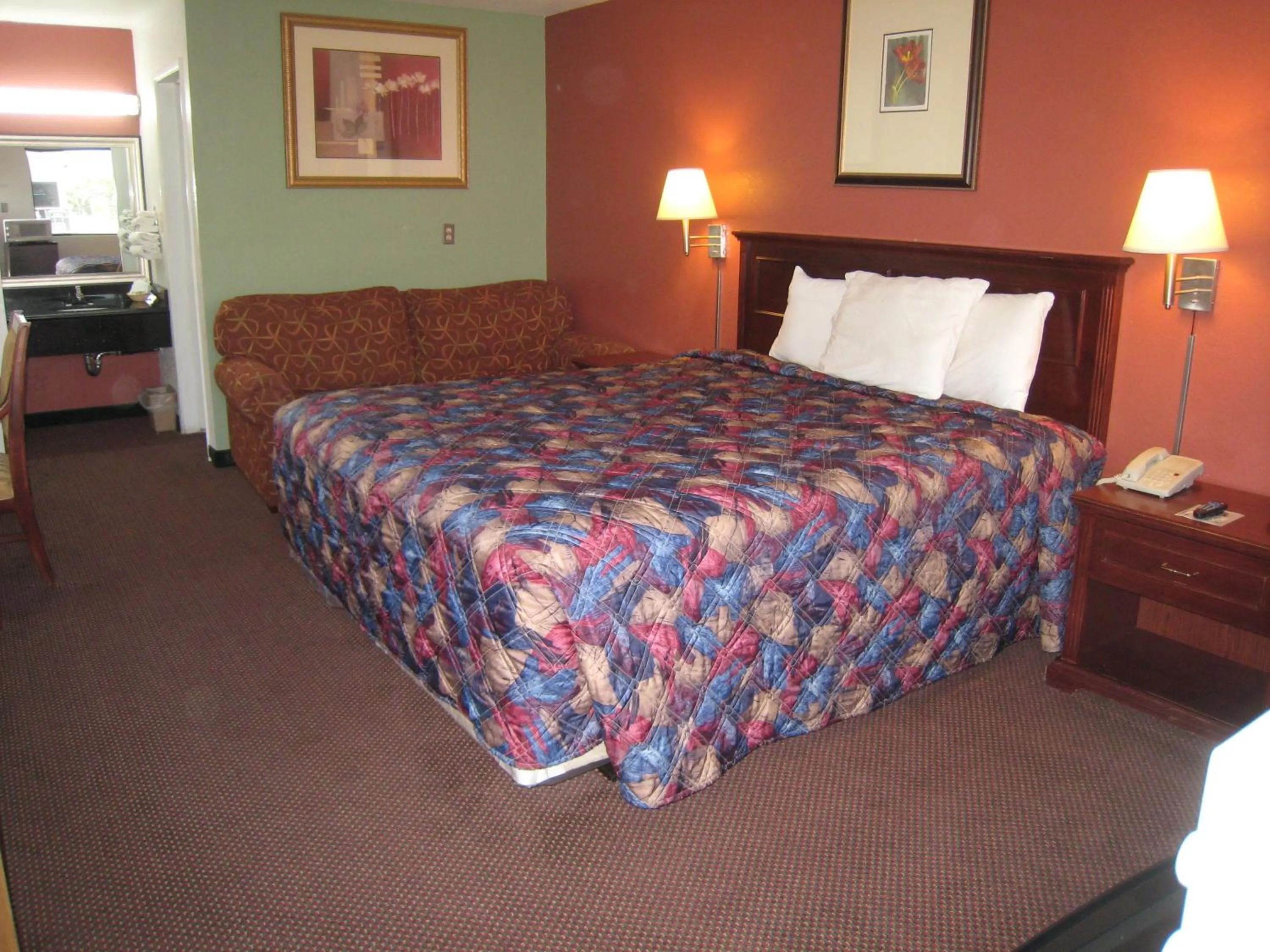 Bedroom, Bed in Motel 8 Maricopa