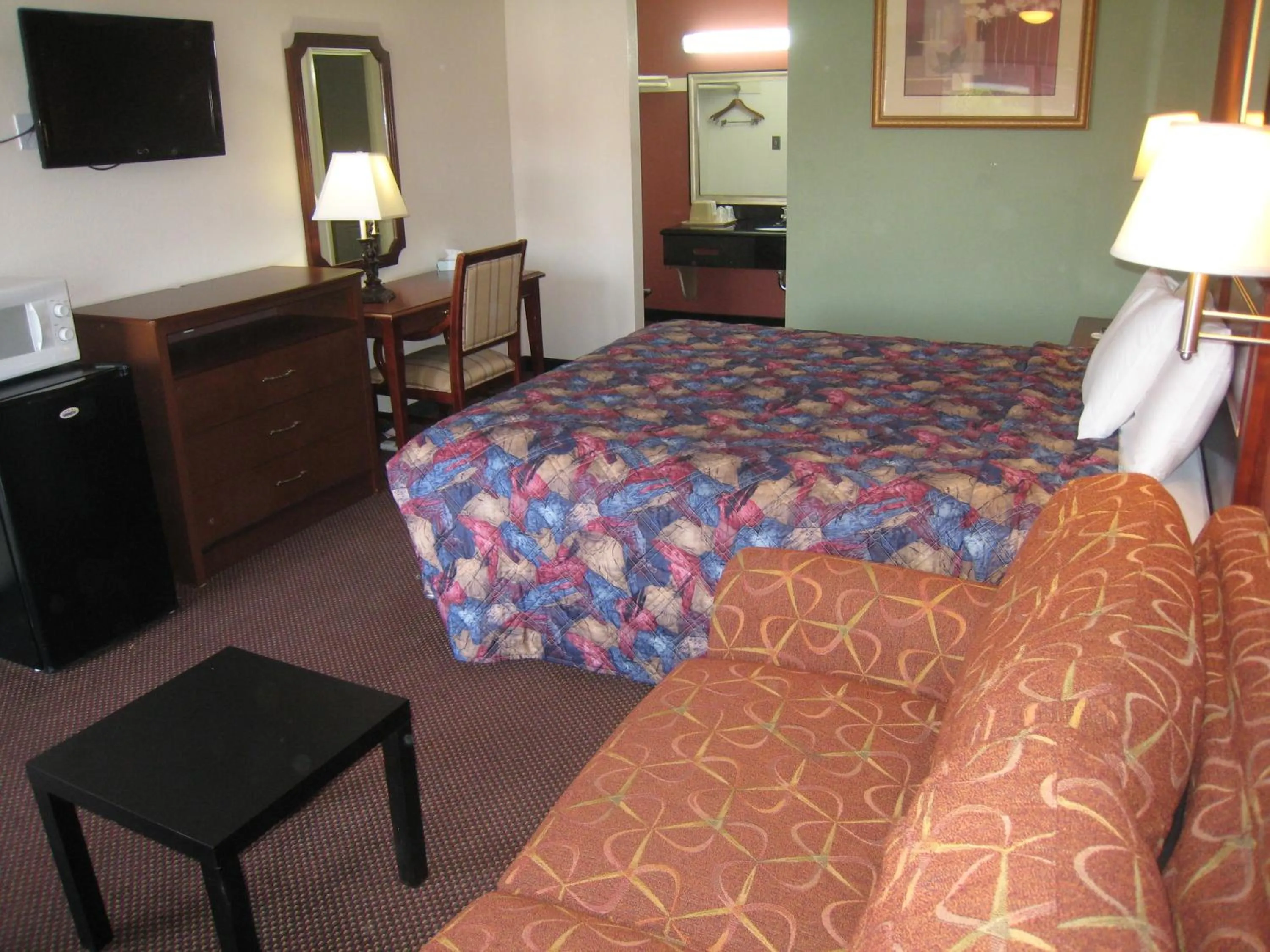 Bedroom, Bed in Motel 8 Maricopa