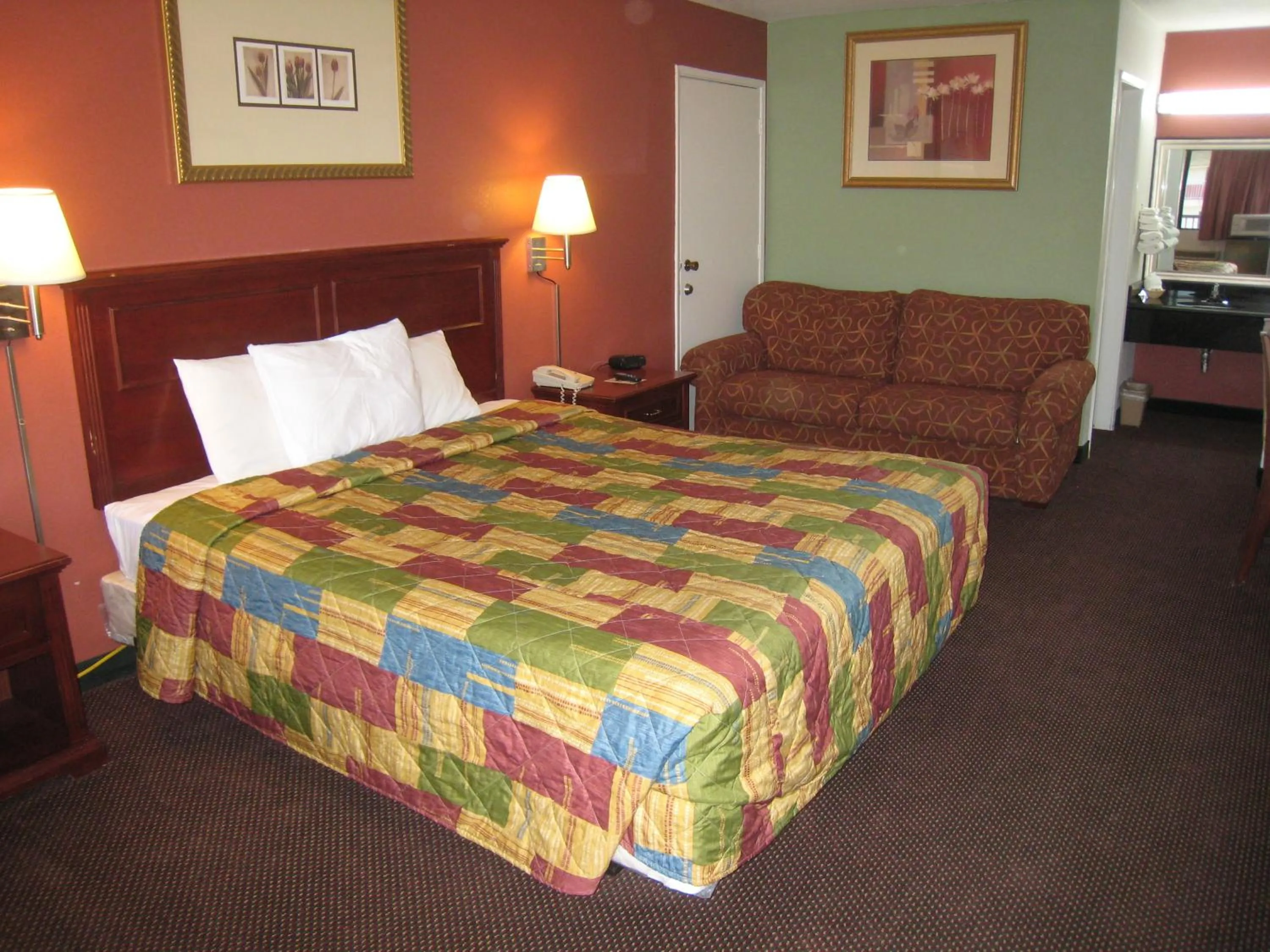 Bedroom, Bed in Motel 8 Maricopa