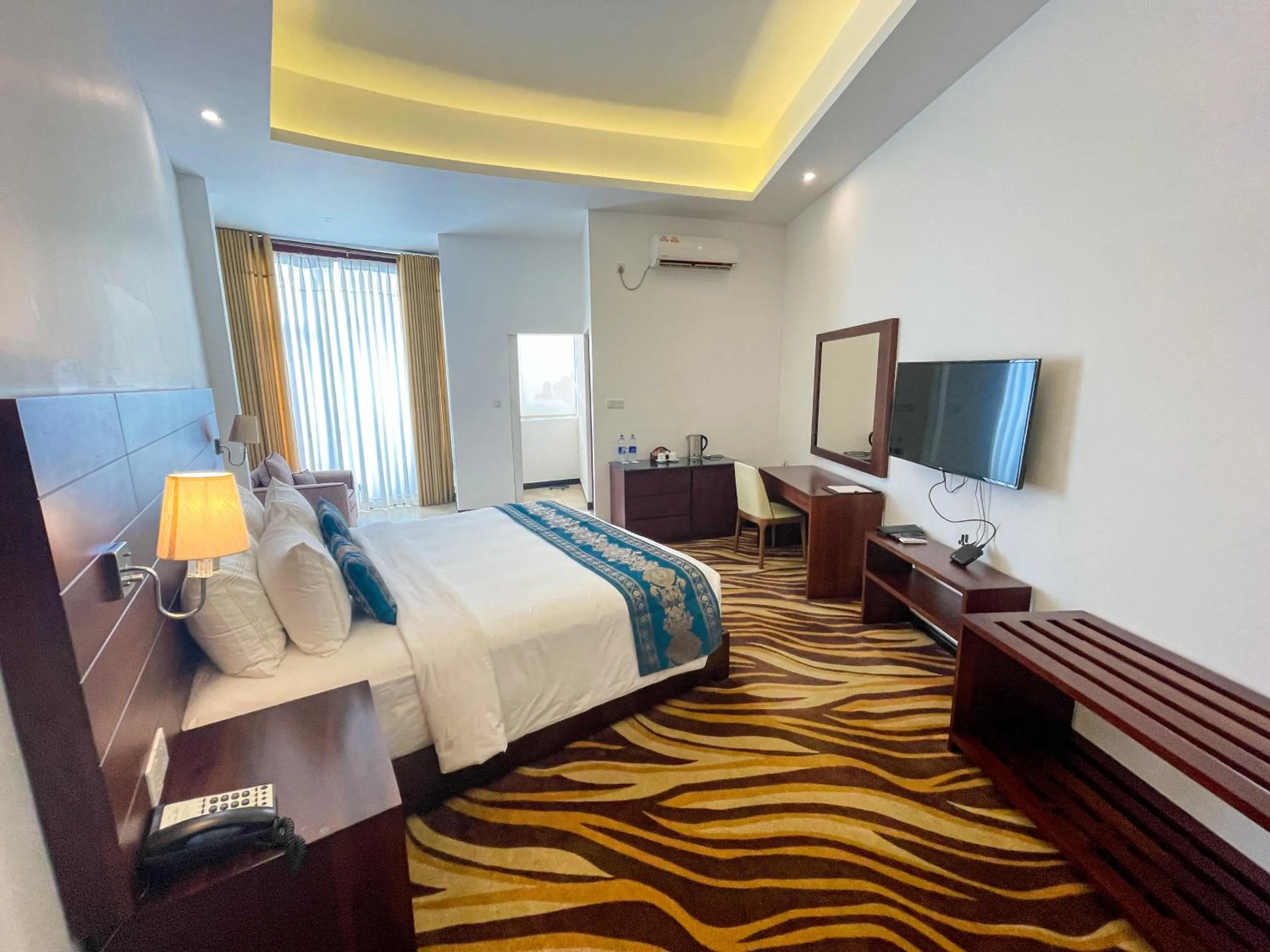 Evening entertainment, Bed in Bellwood Hills Resort & Spa