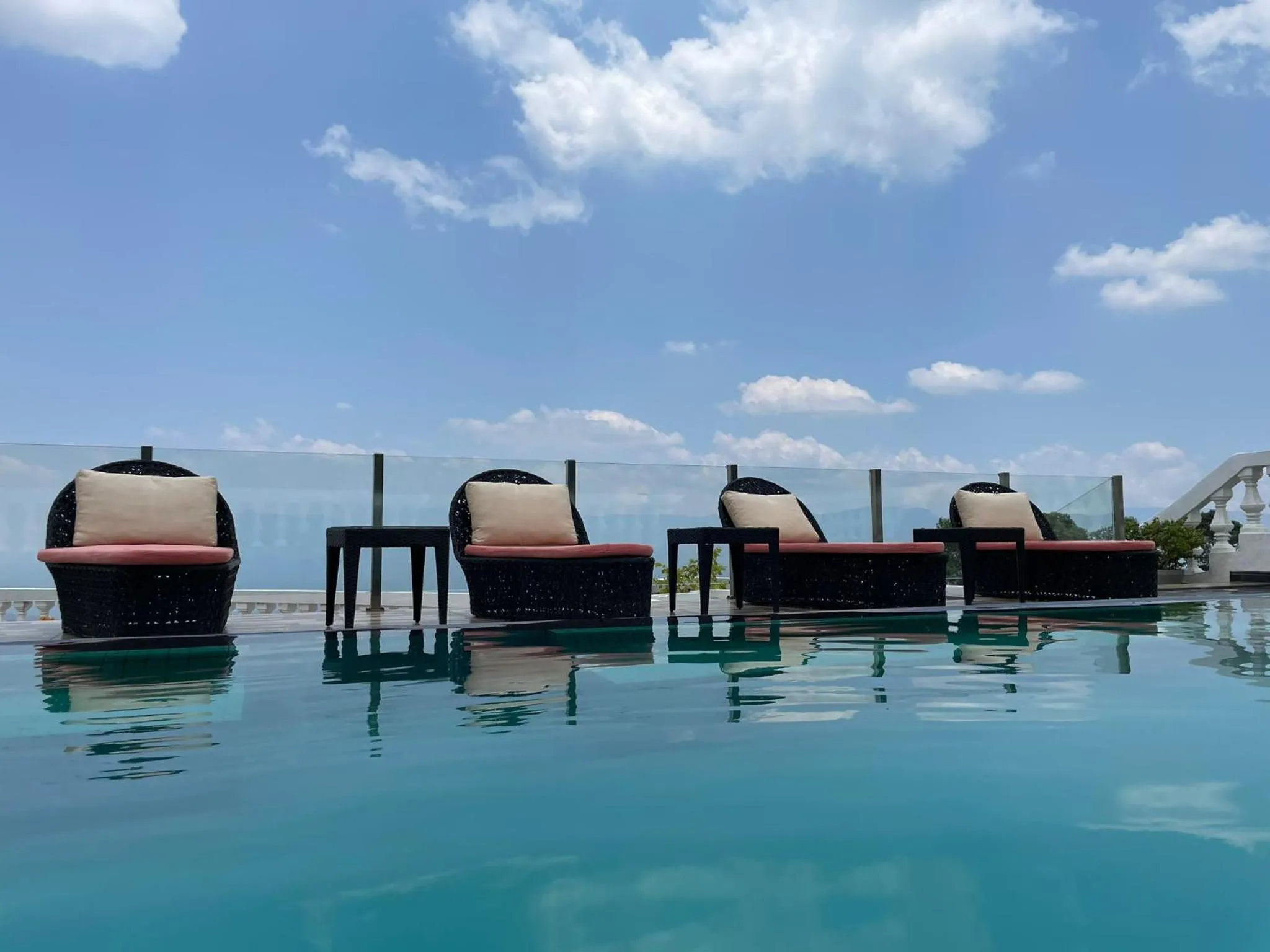 Swimming pool in Bellwood Hills Resort & Spa